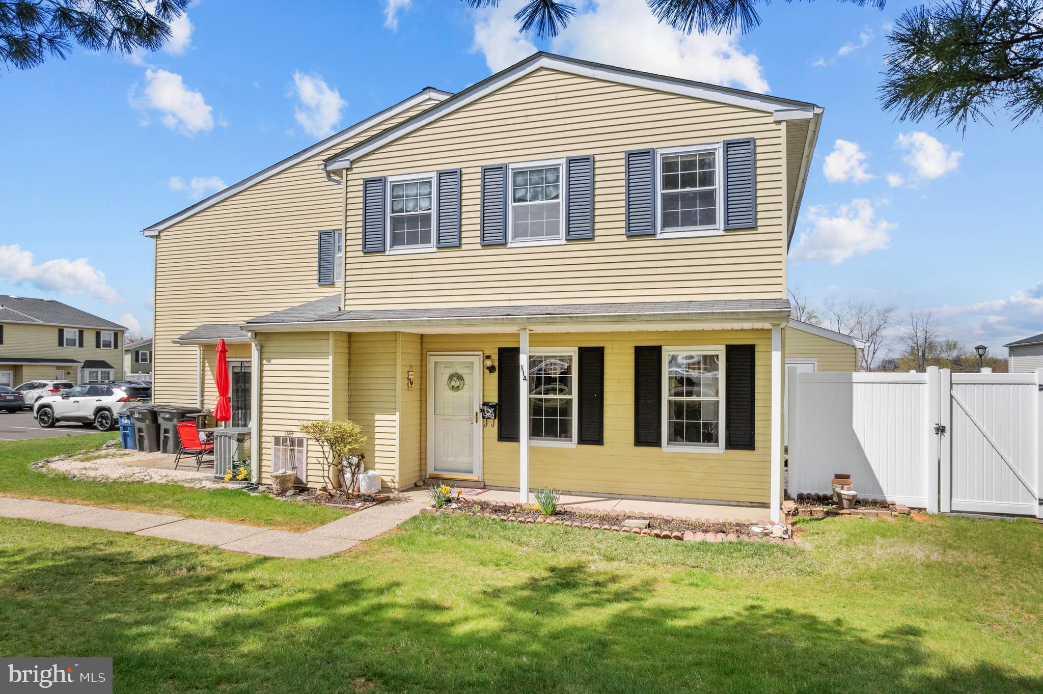 GREEN MEADOWS - Residential