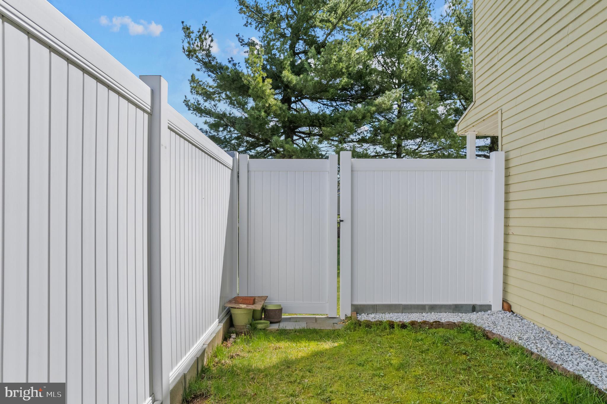 GREEN MEADOWS - Residential