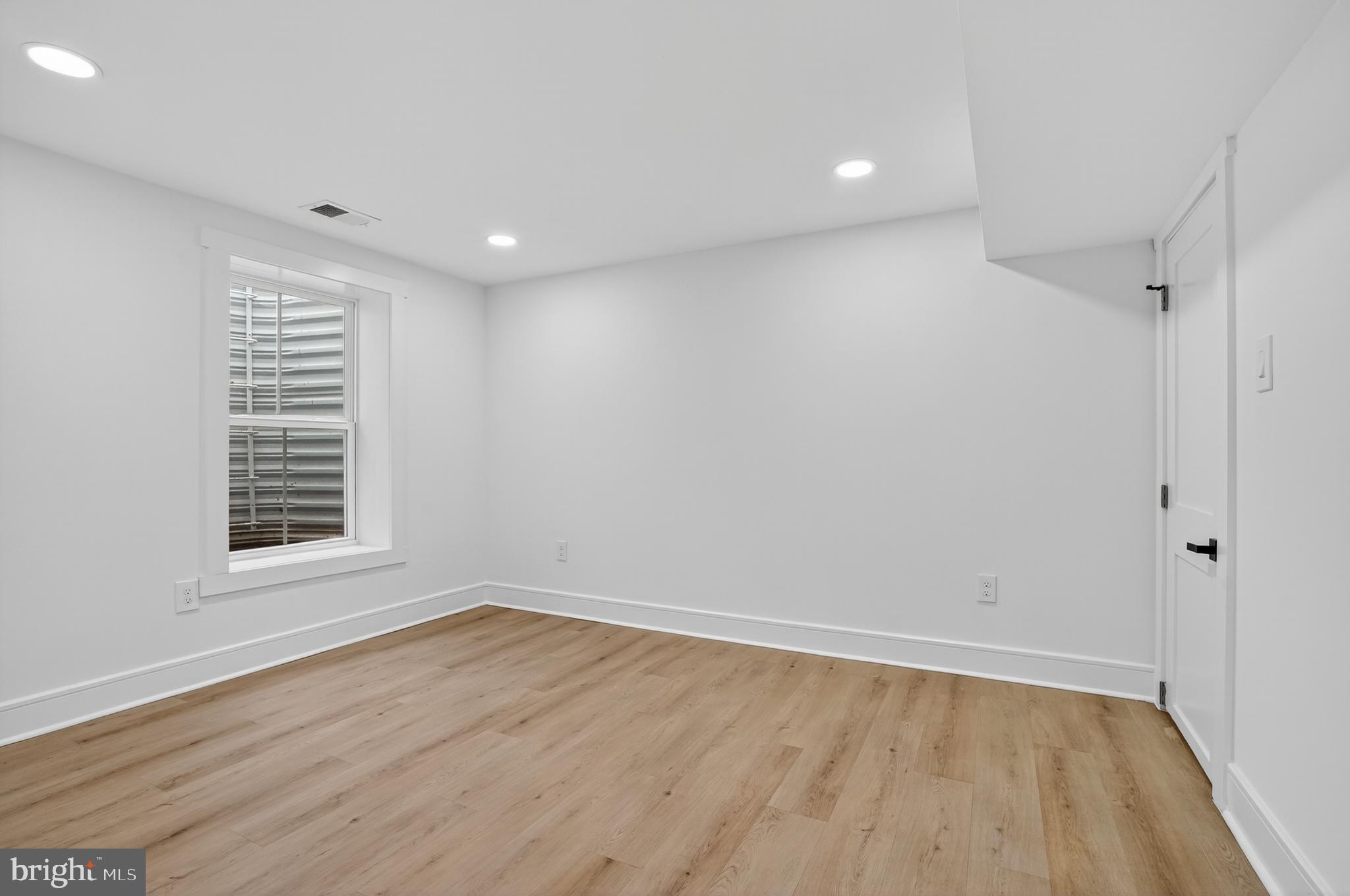 HALEMHURST - Residential