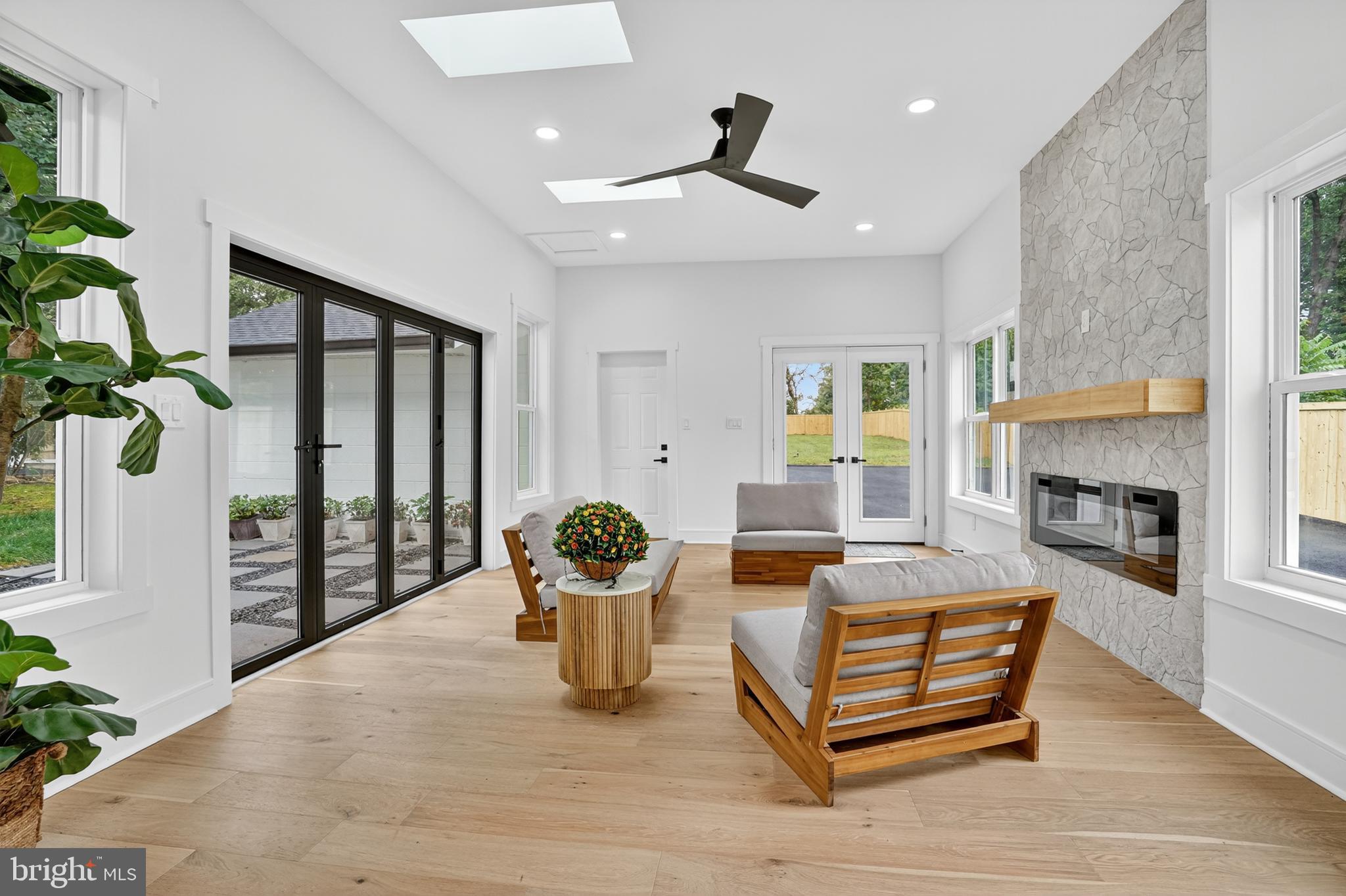 HALEMHURST - Residential