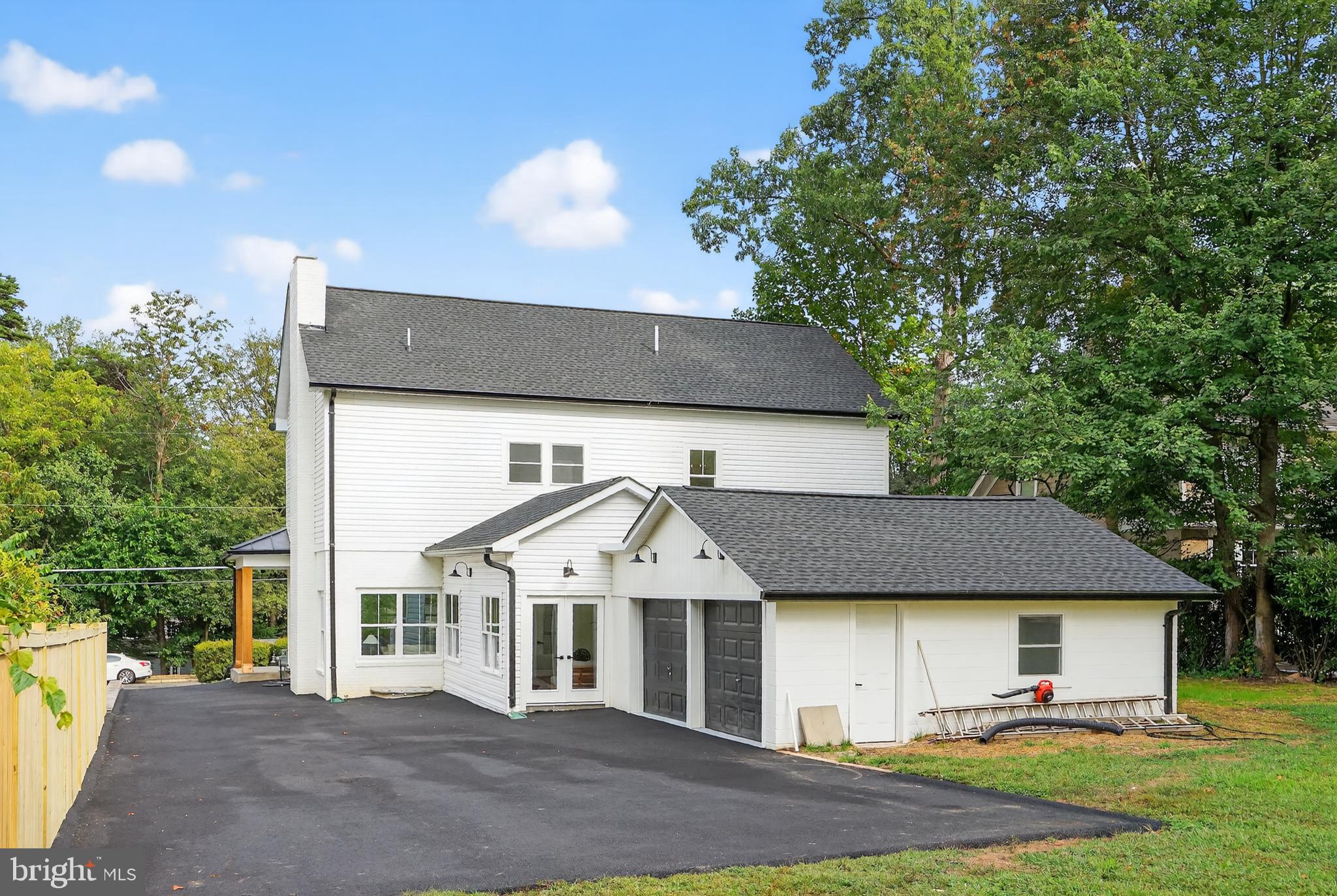 HALEMHURST - Residential