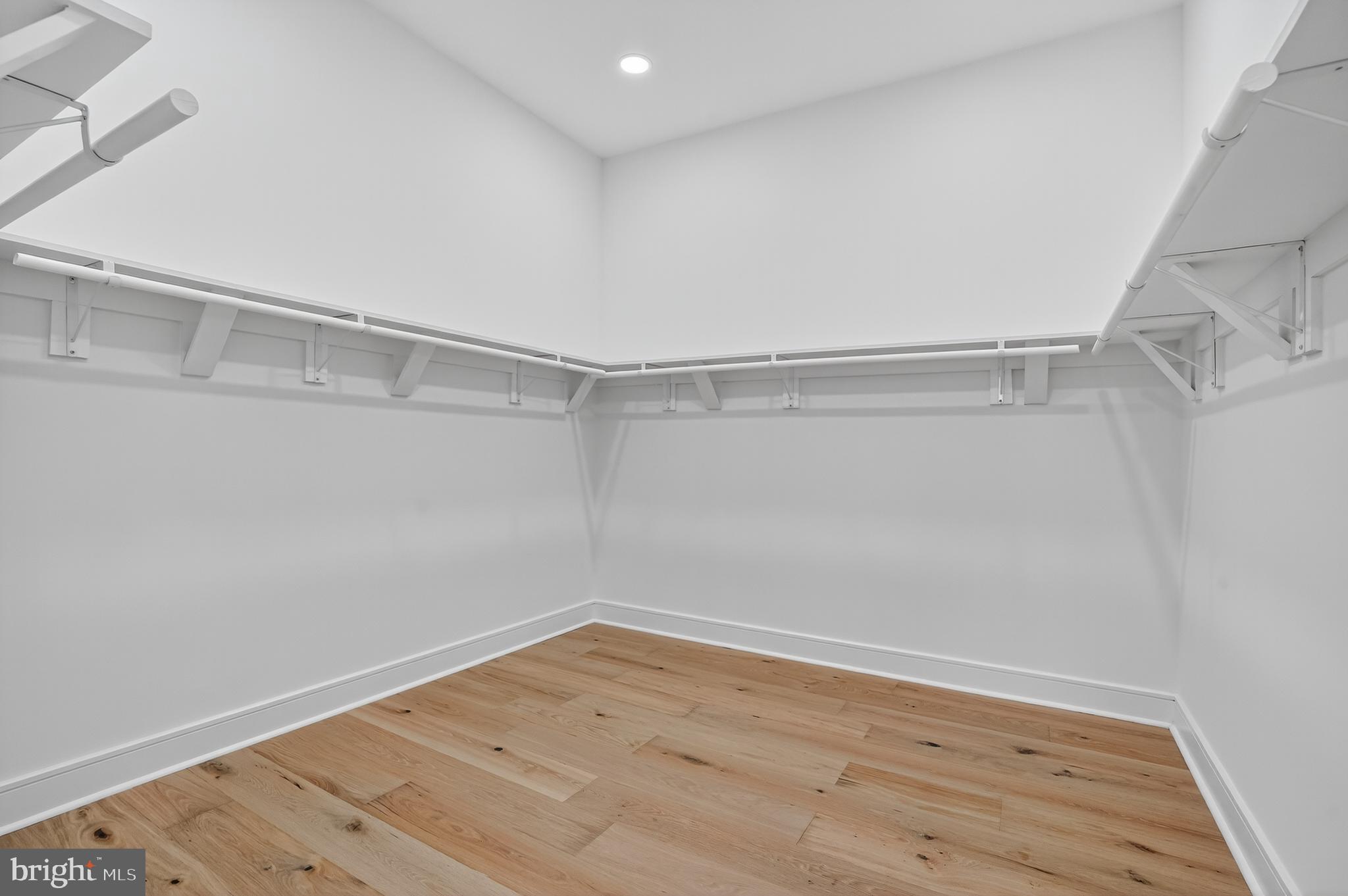 HALEMHURST - Residential