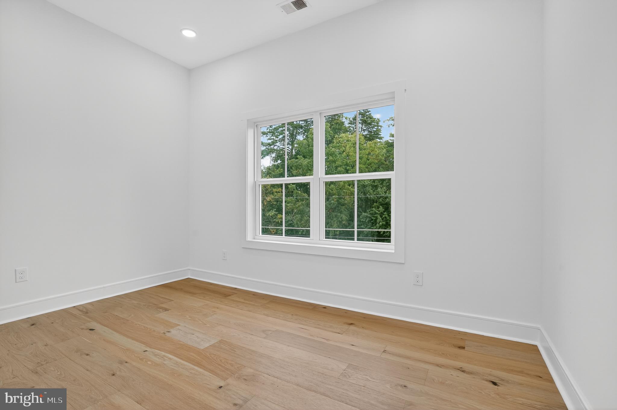 HALEMHURST - Residential