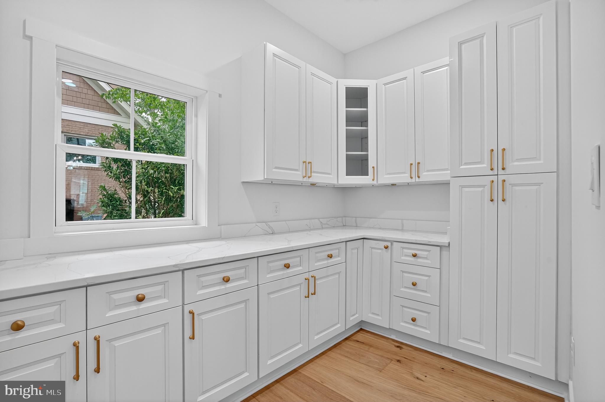 HALEMHURST - Residential