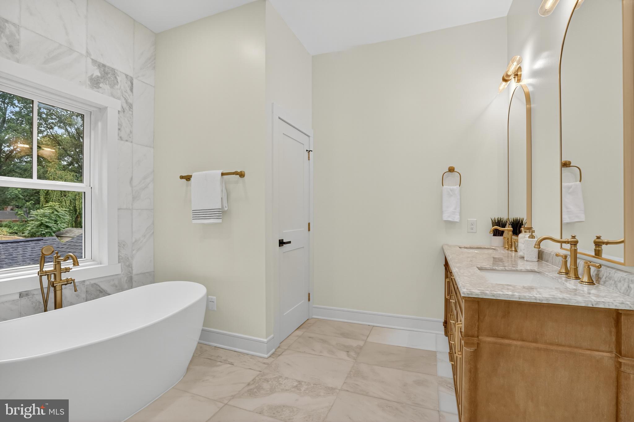 HALEMHURST - Residential