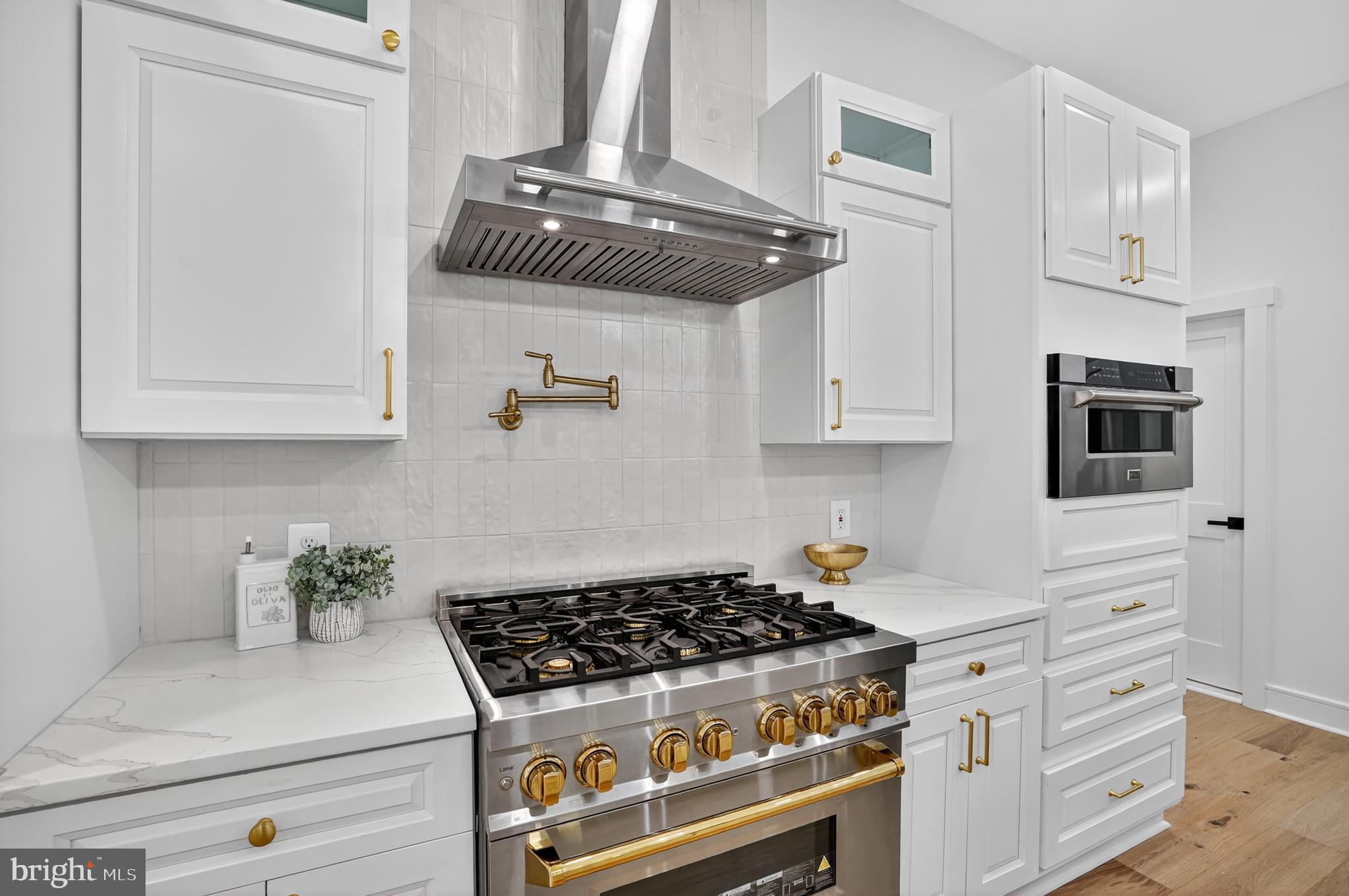 HALEMHURST - Residential