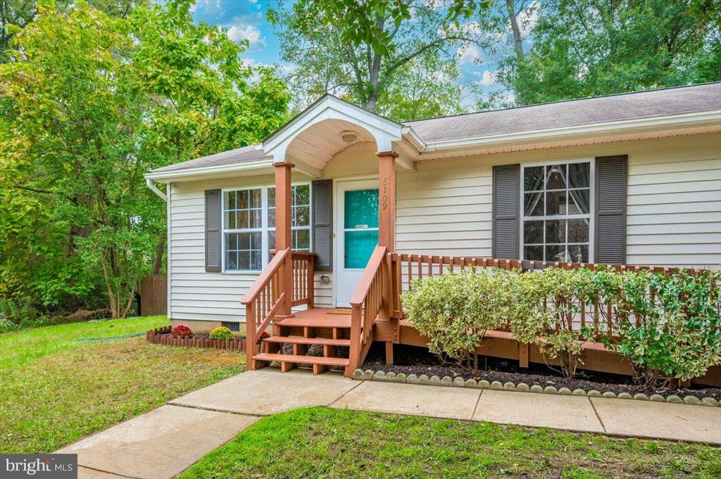 Photo of 8109 Beverly Road, SEVERN, MD 21144 (MLS # MDAA2127046)