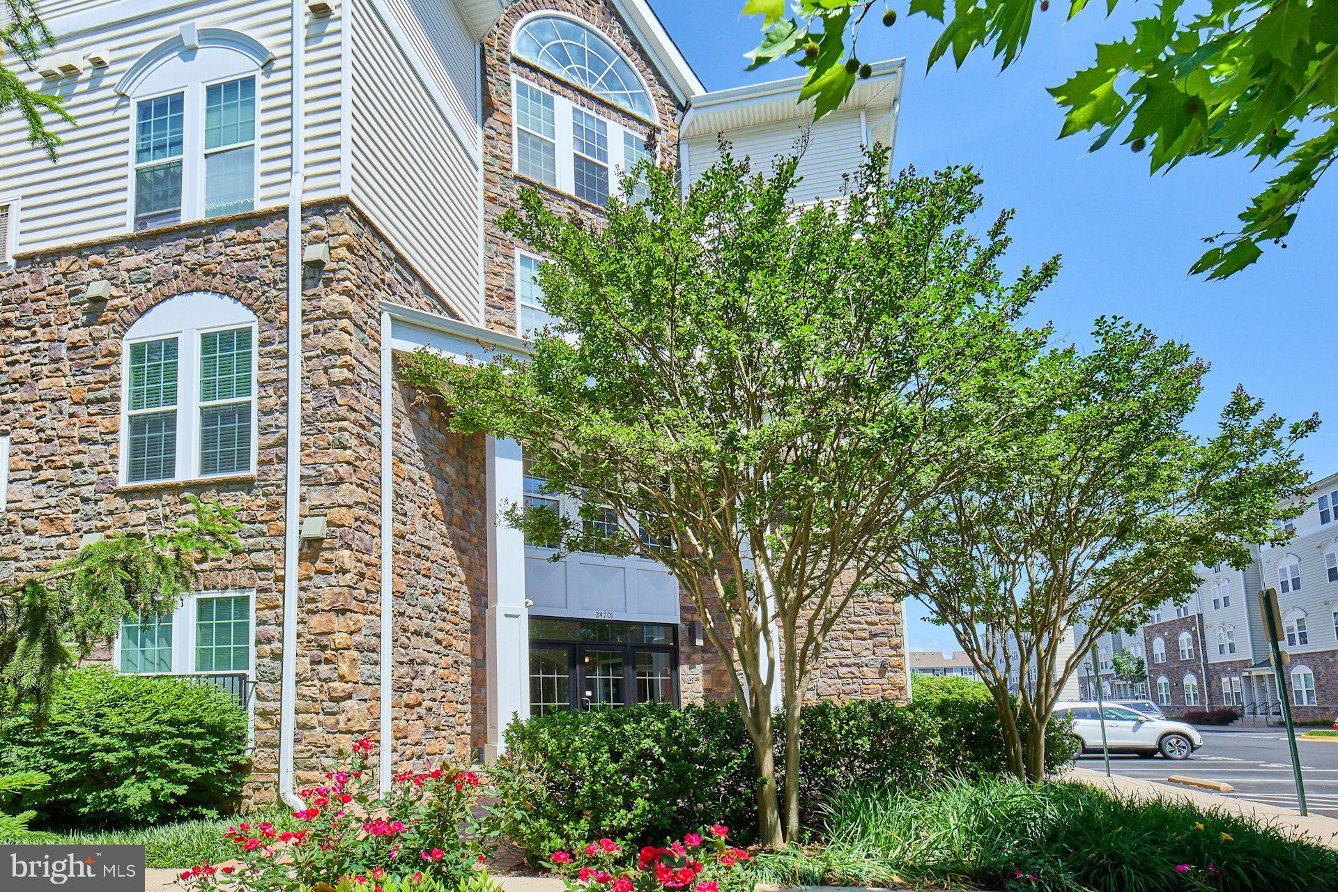24701 BYRNE MEADOW SQUARE 404