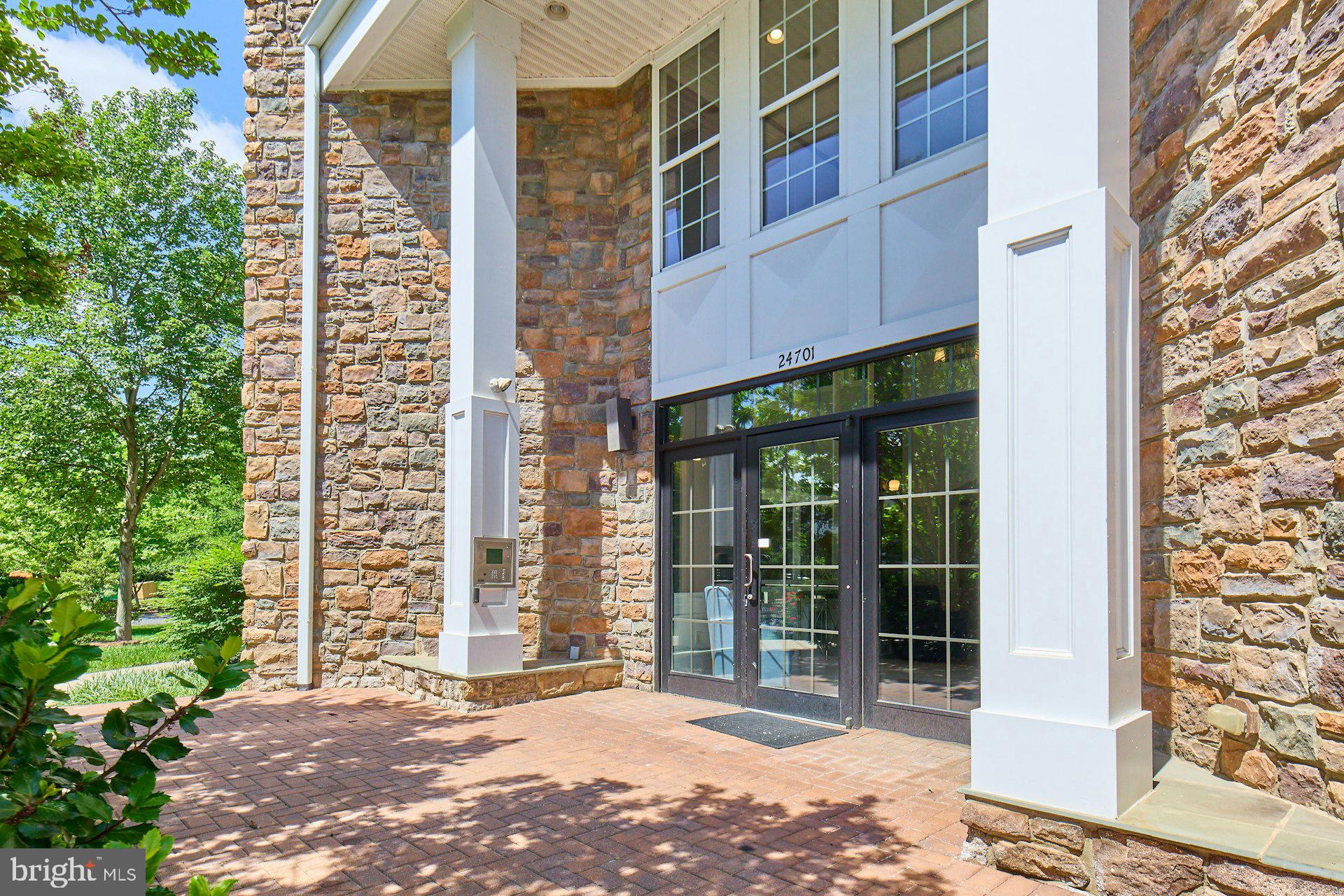 24701 BYRNE MEADOW SQUARE 404