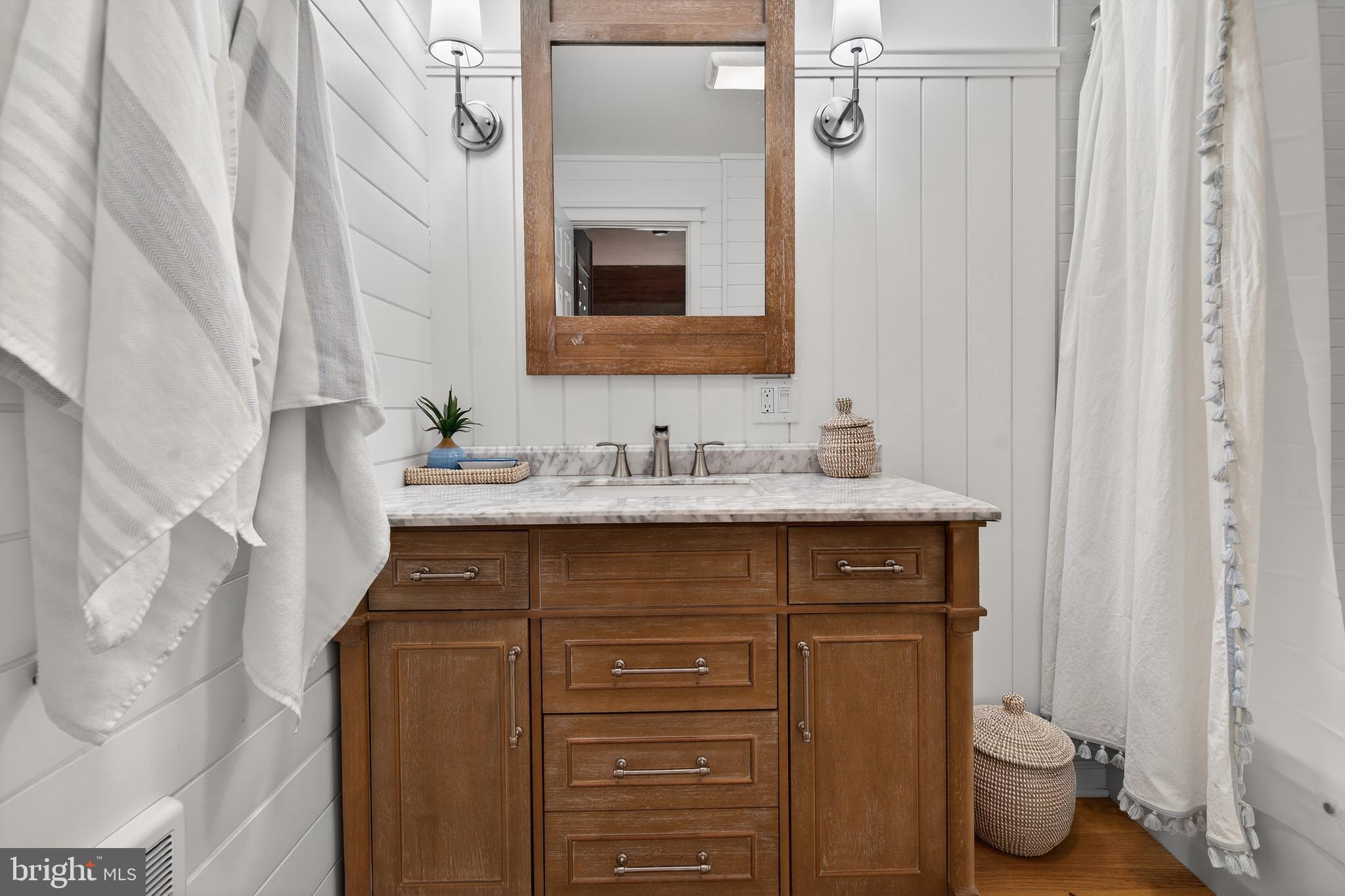 LAKE HAUTO - Residential