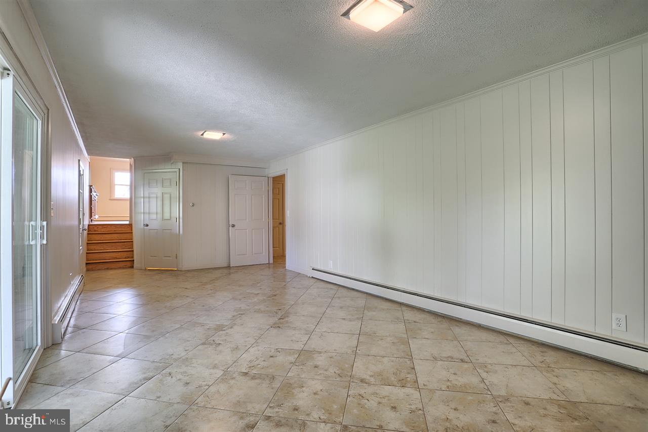 MARLBOROUGH WEST - Residential