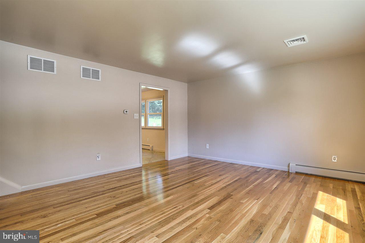 MARLBOROUGH WEST - Residential