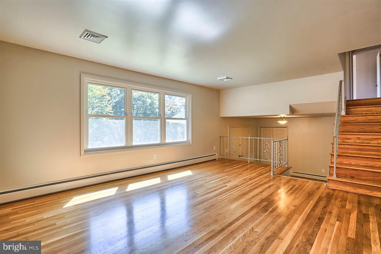 MARLBOROUGH WEST - Residential