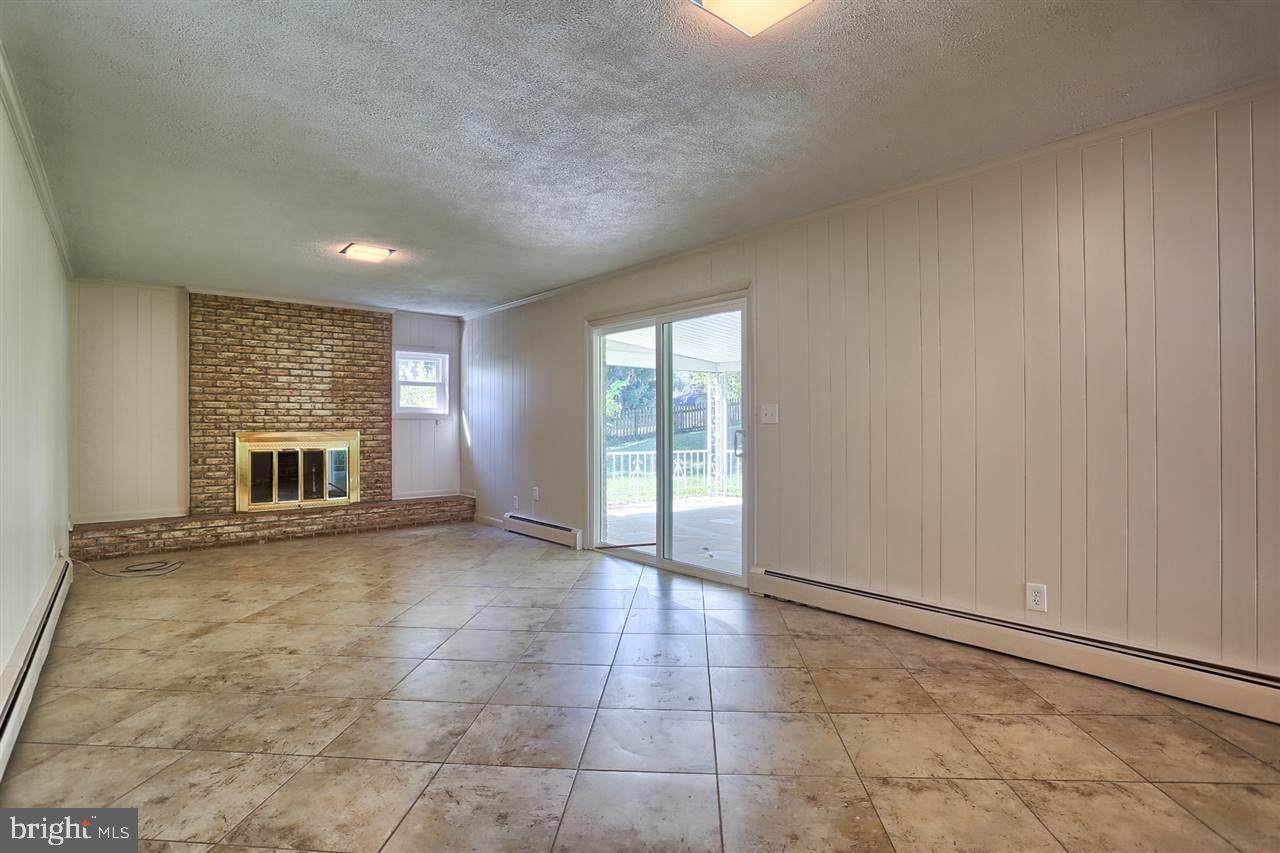 MARLBOROUGH WEST - Residential