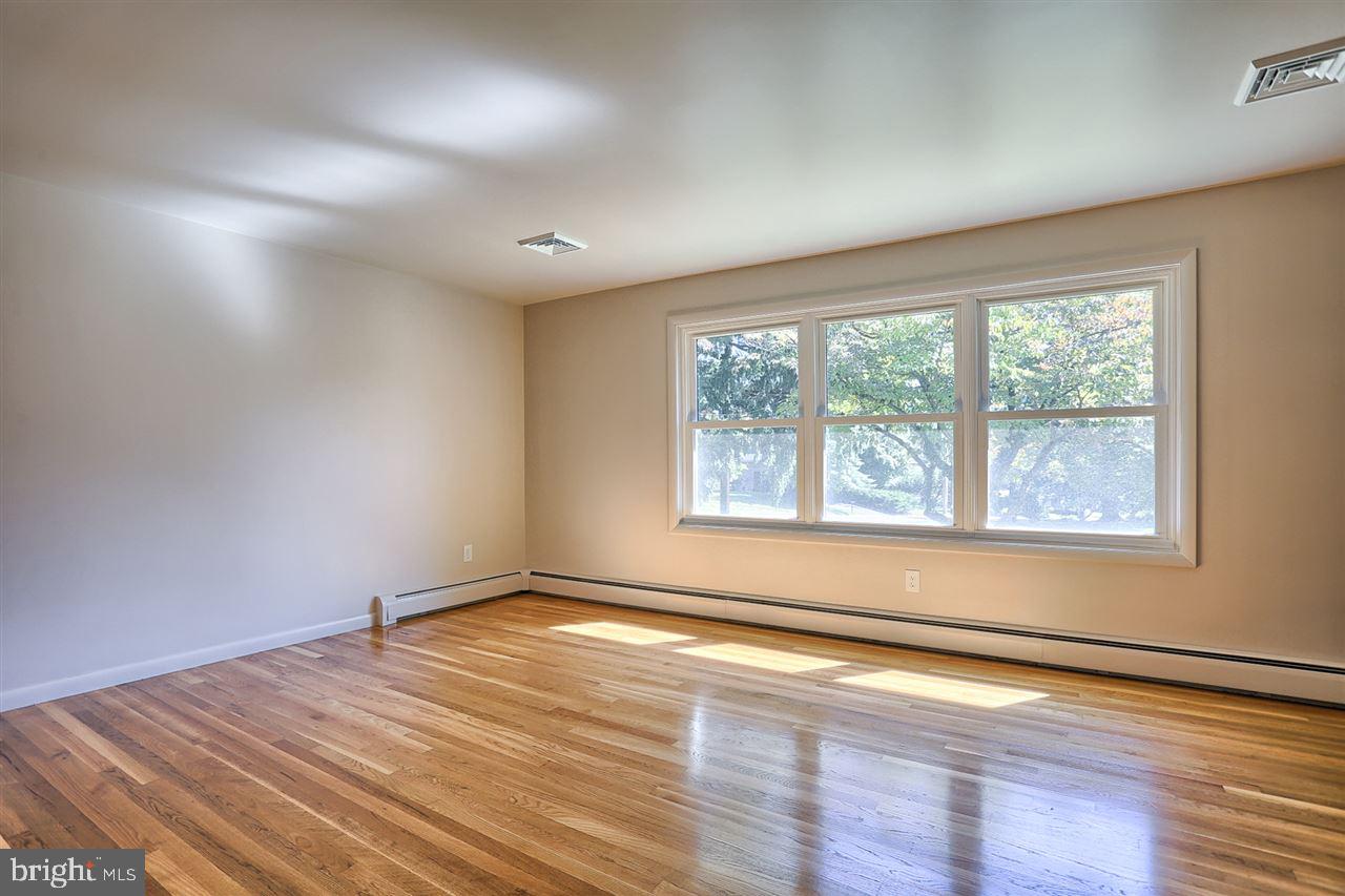 MARLBOROUGH WEST - Residential