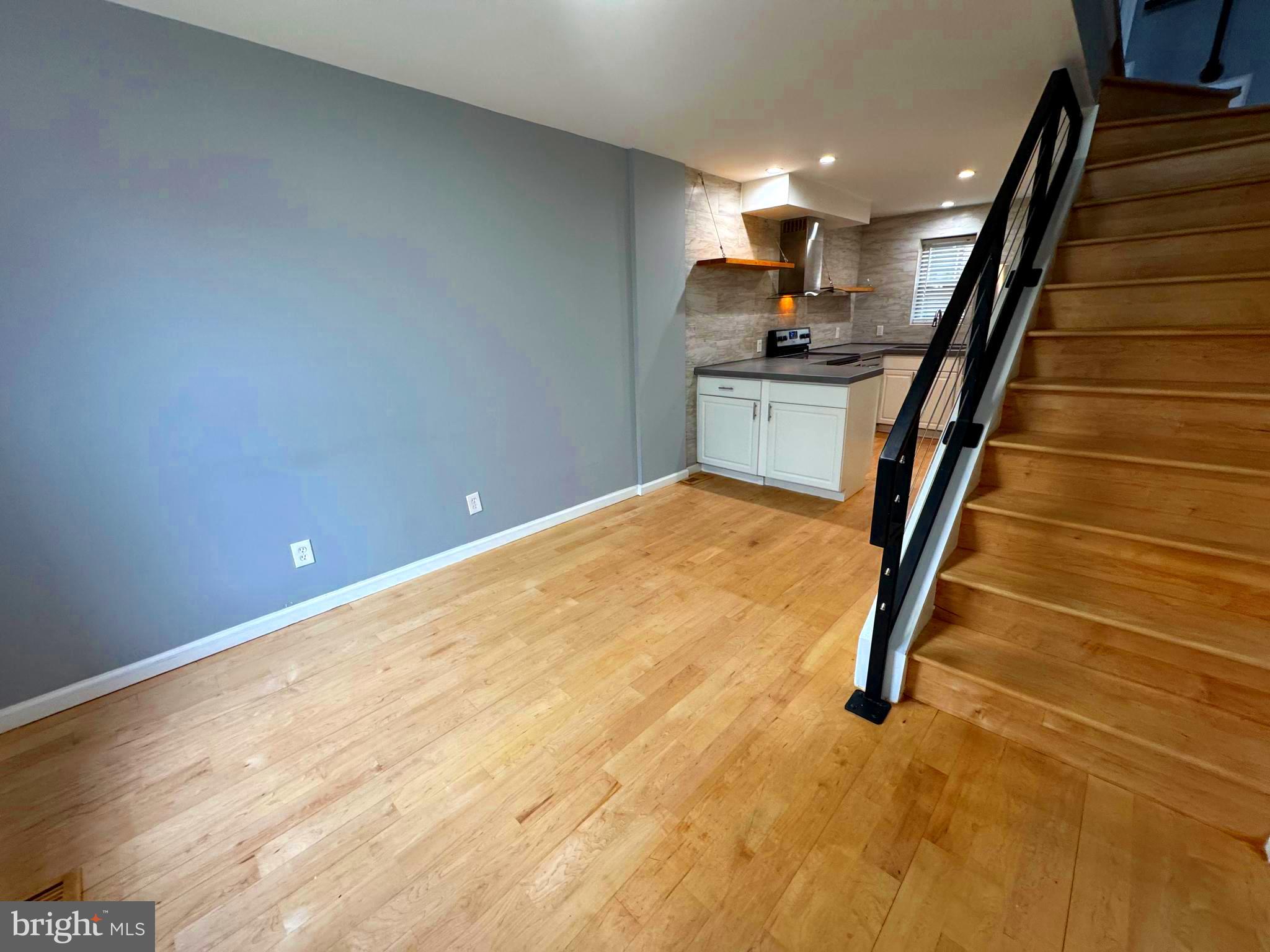 1609 HARDEN COURT