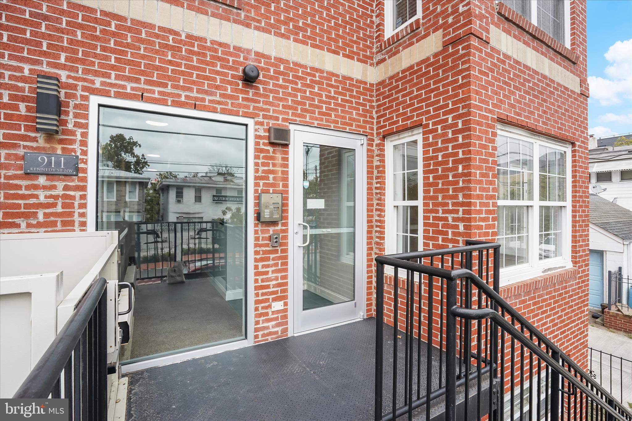 911 KENNEDY STREET NW 1