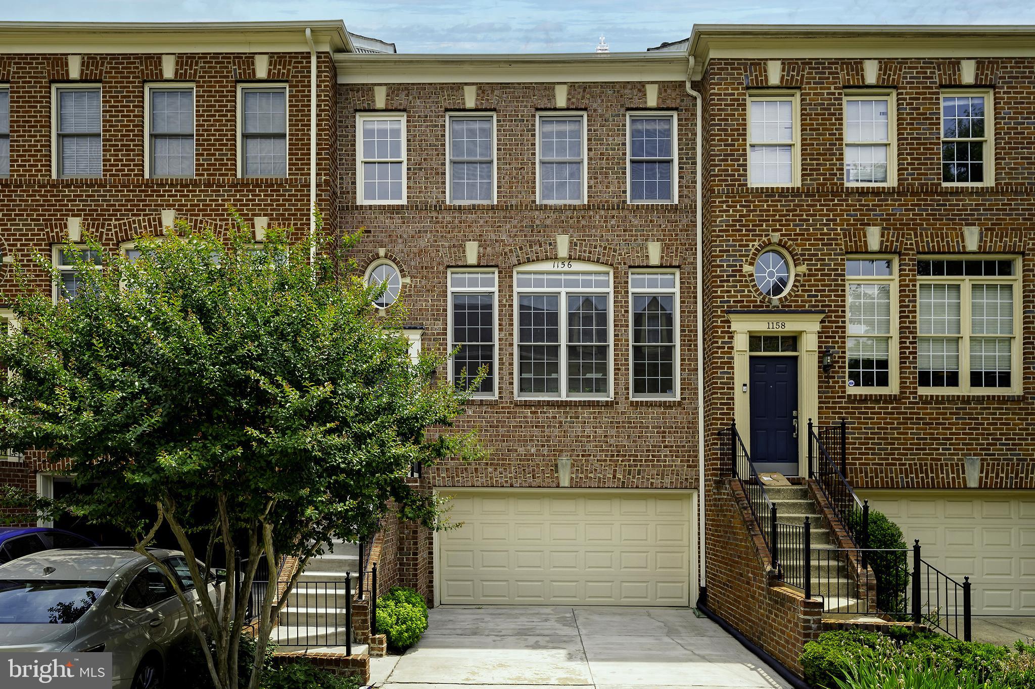 1156 REGAL OAK DRIVE