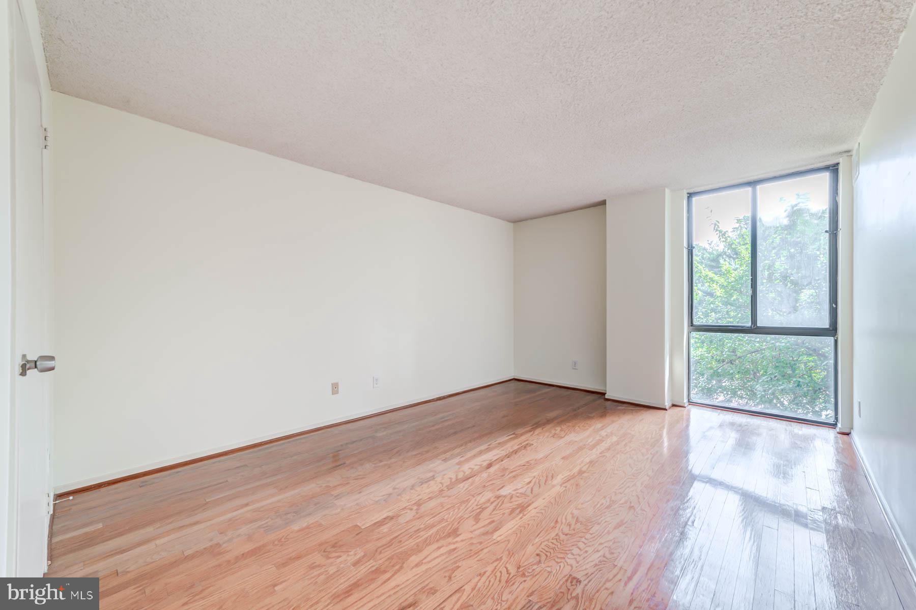 IDYLWOOD TOWERS CONDO - Residential