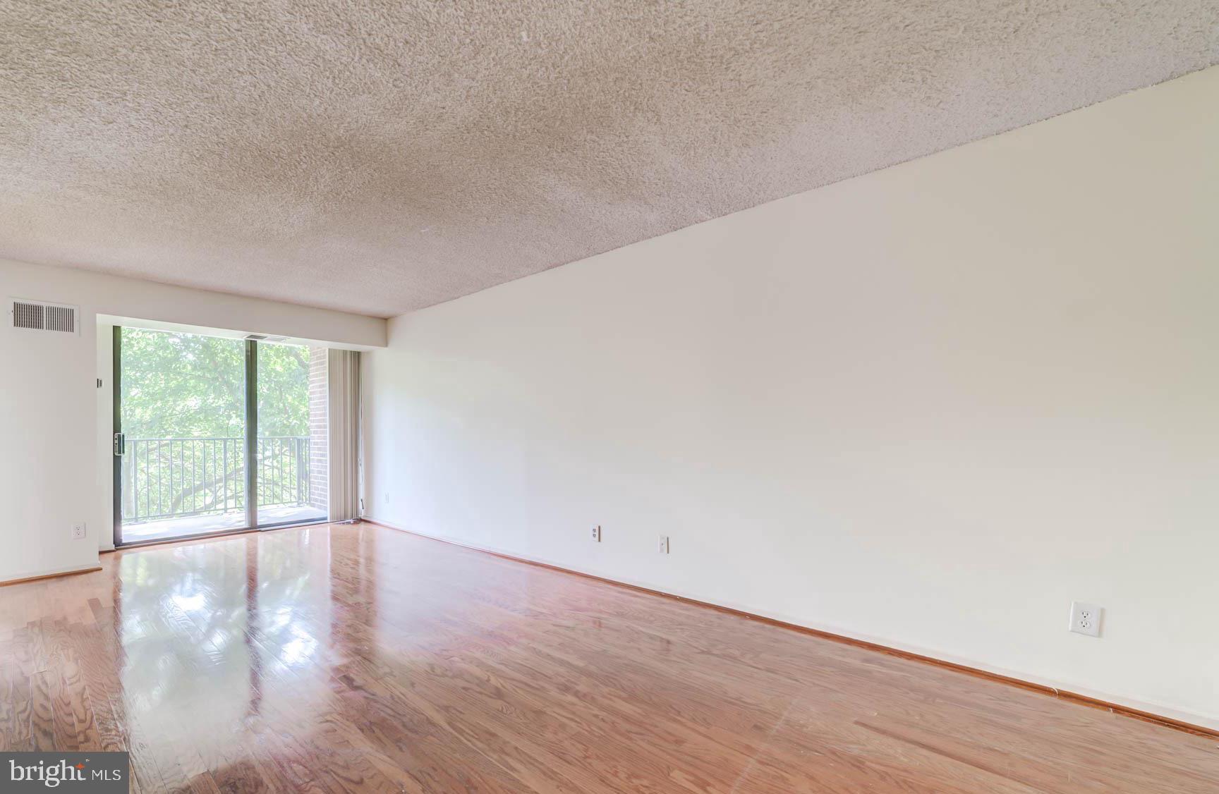 IDYLWOOD TOWERS CONDO - Residential