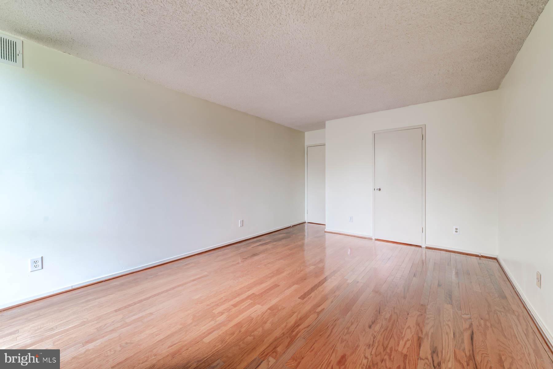 IDYLWOOD TOWERS CONDO - Residential