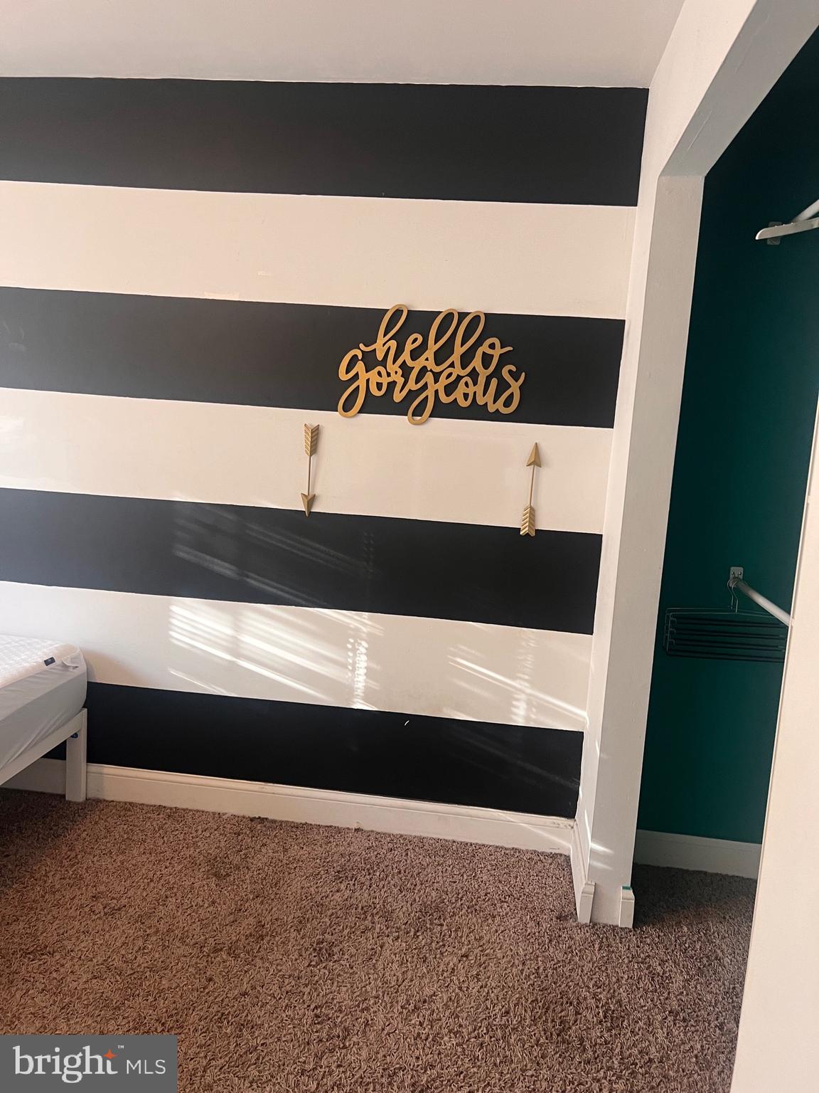 LAWNDALE - Residential