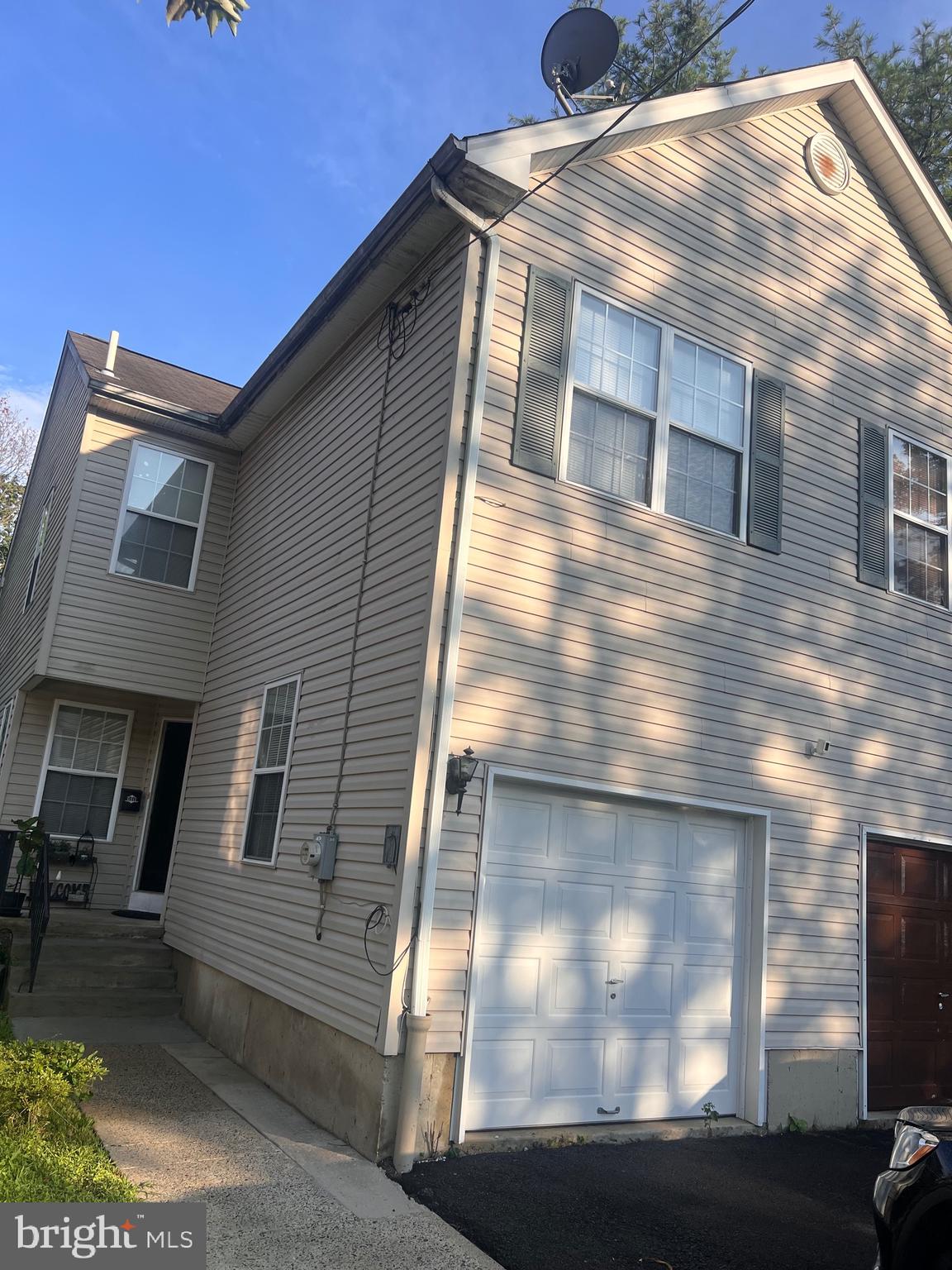 LAWNDALE - Residential