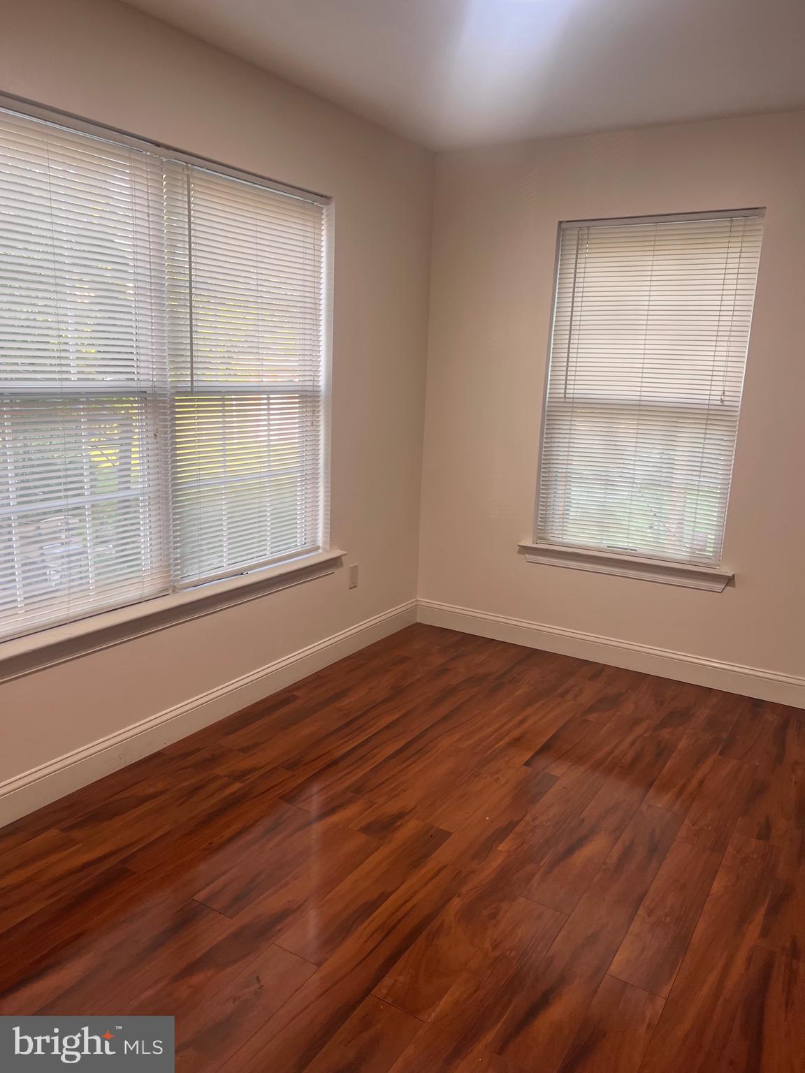 LAWNDALE - Residential