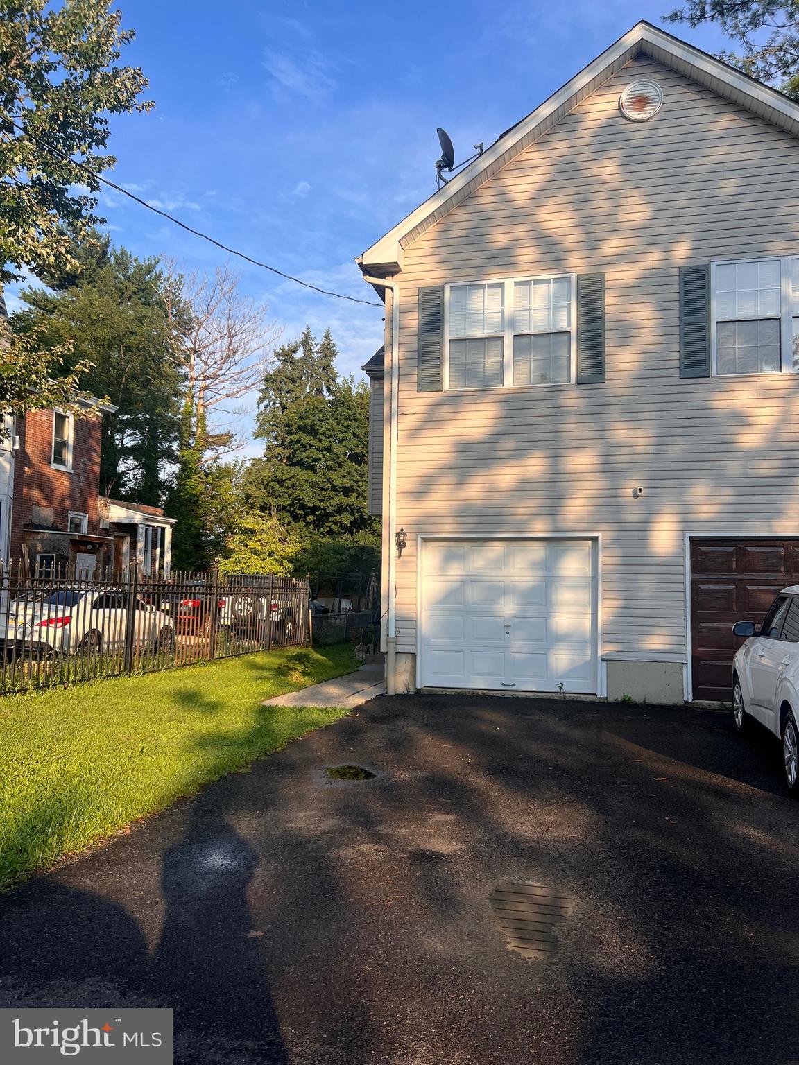 LAWNDALE - Residential