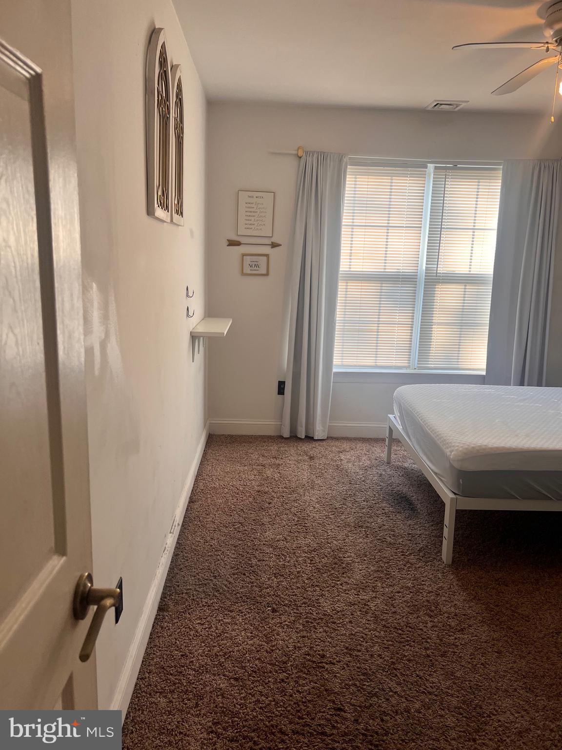 LAWNDALE - Residential