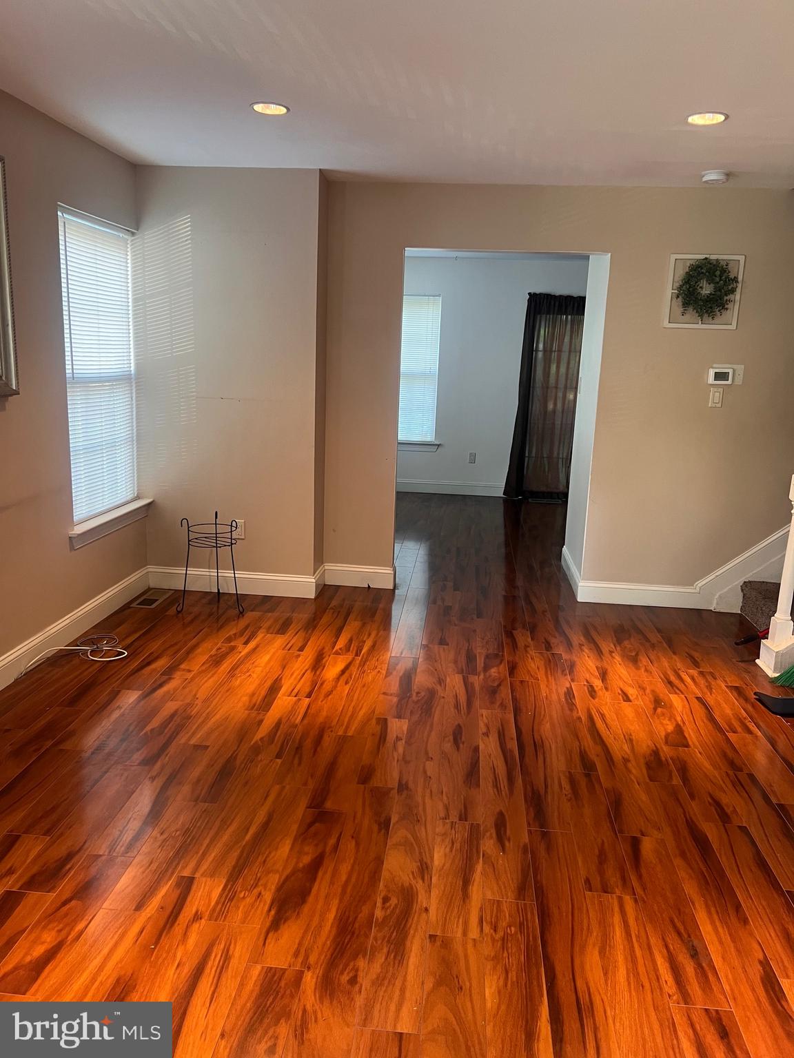 LAWNDALE - Residential