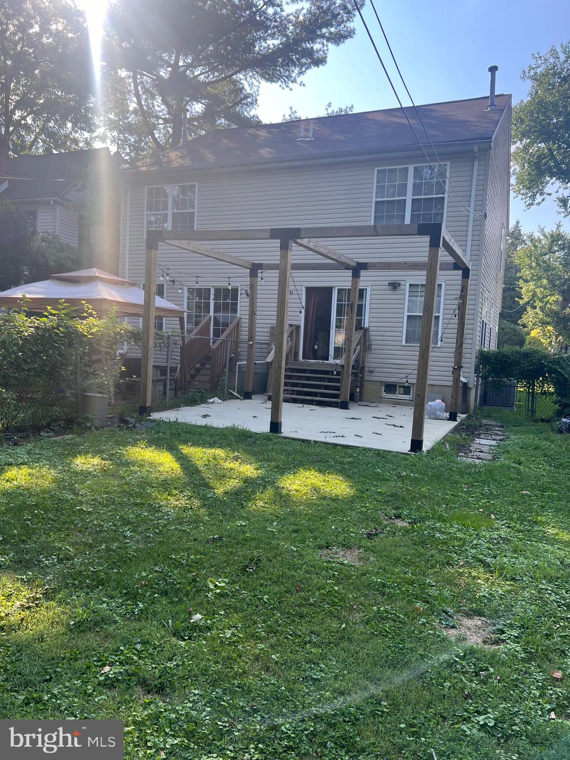 LAWNDALE - Residential