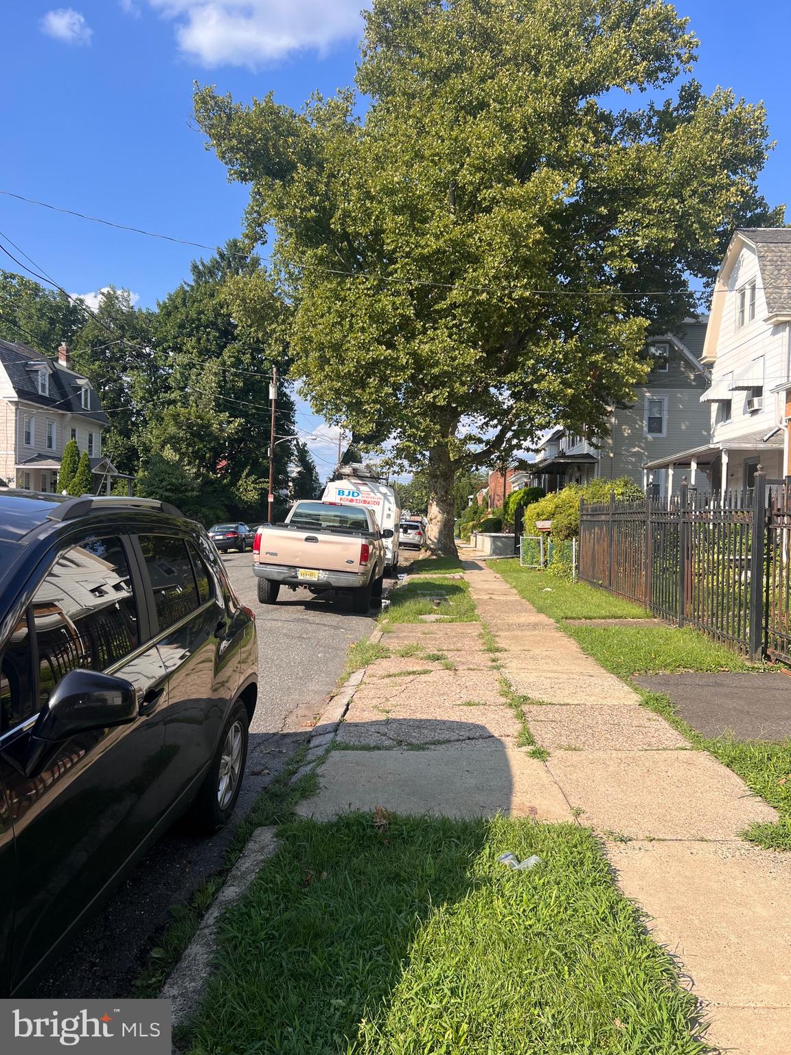 LAWNDALE - Residential