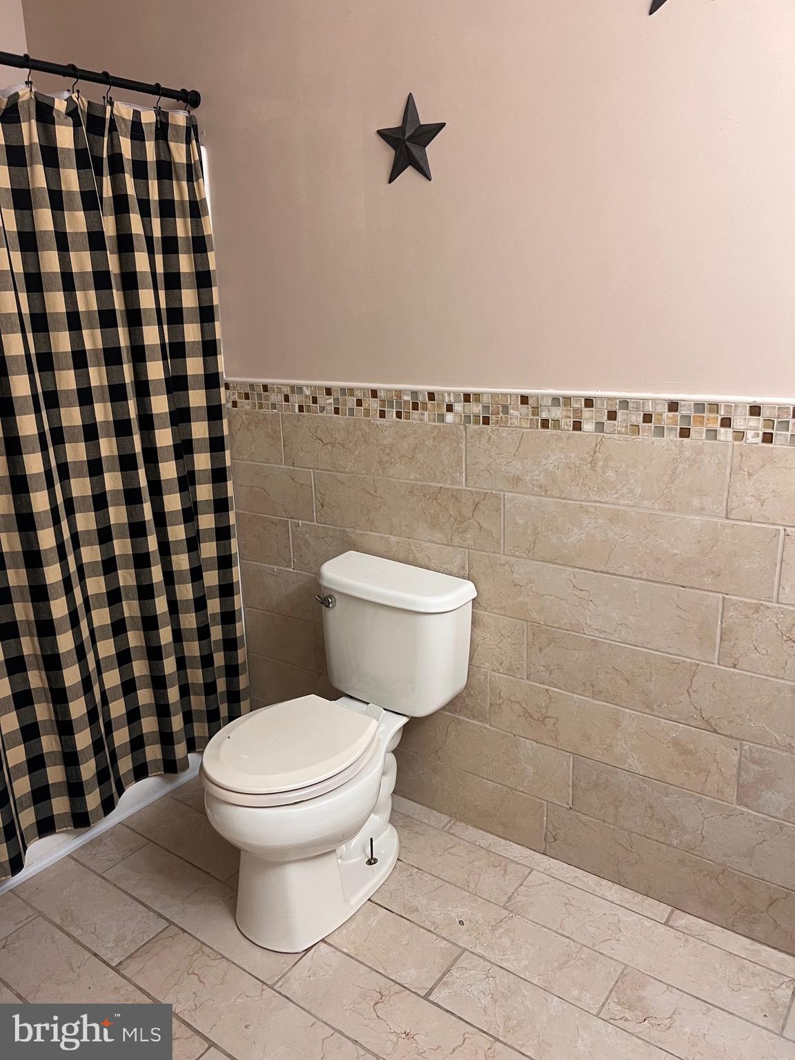 LAWNDALE - Residential