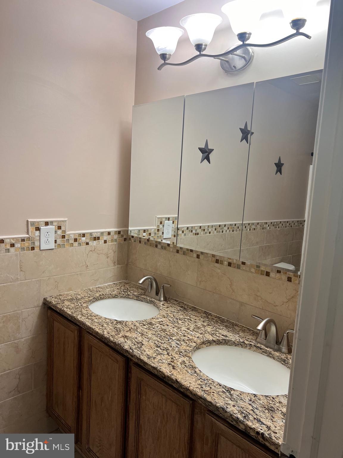 LAWNDALE - Residential