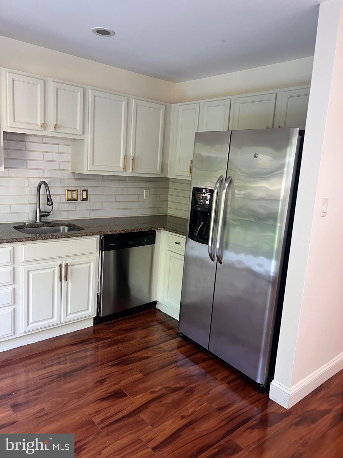 LAWNDALE - Residential