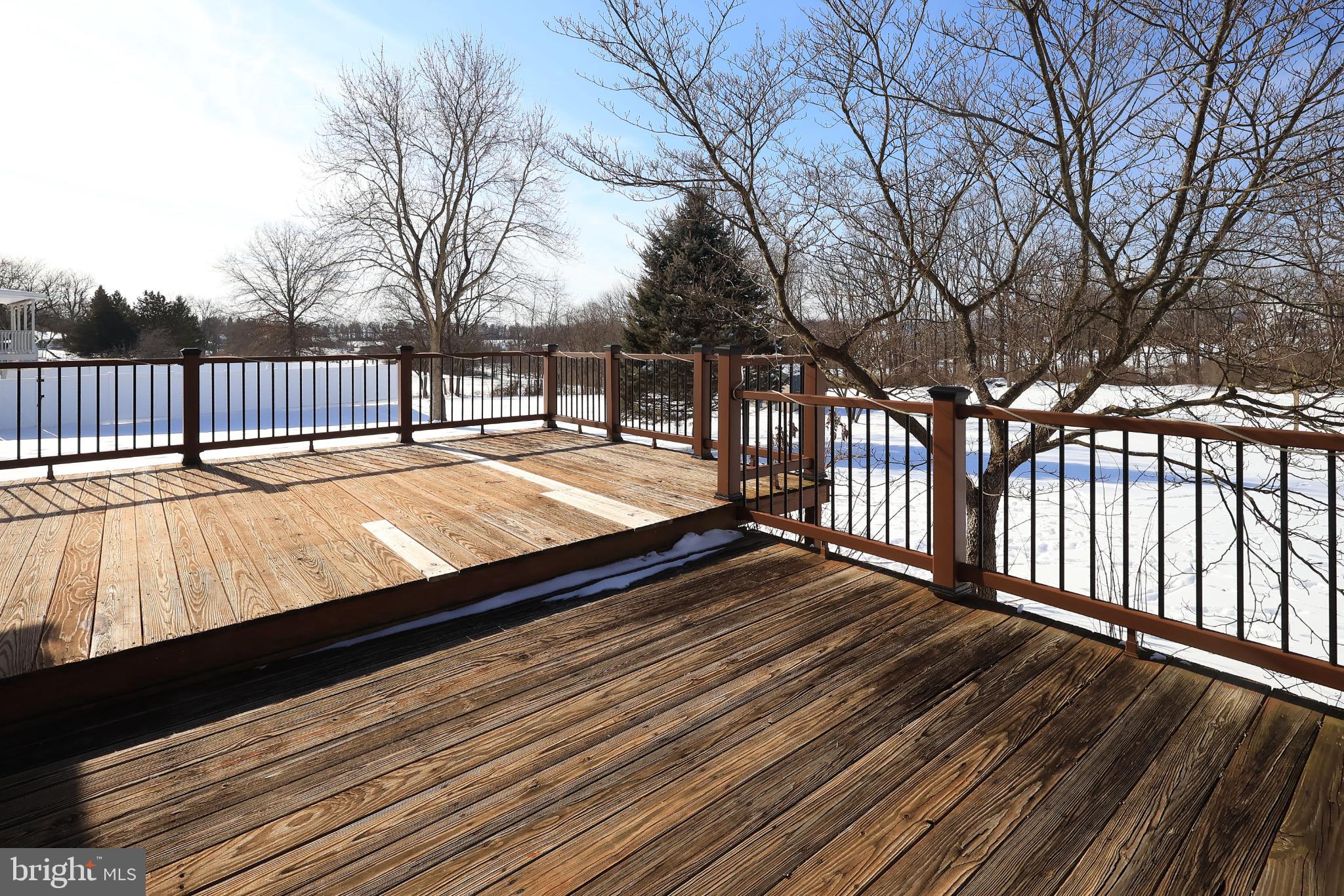 STONEHENGE - Residential