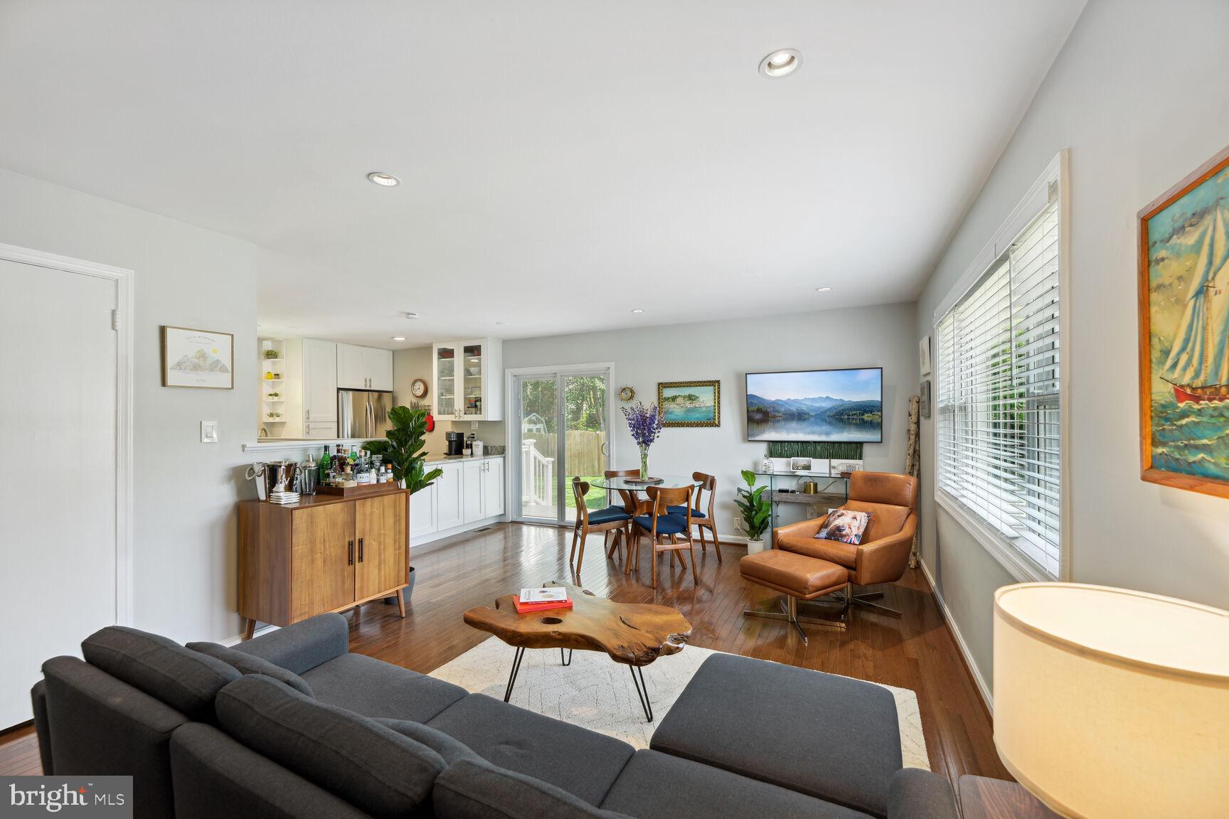 VIRGINIA HILLS - Residential