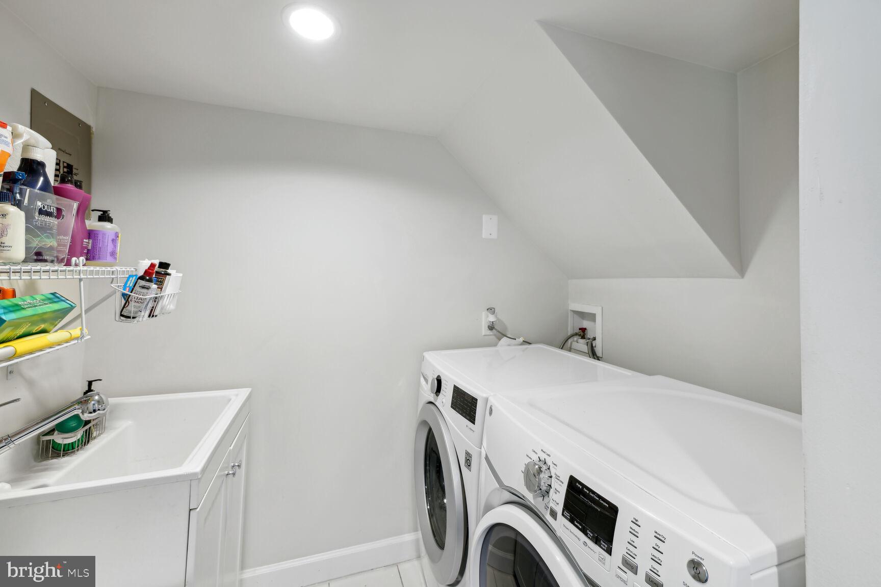 VIRGINIA HILLS - Residential