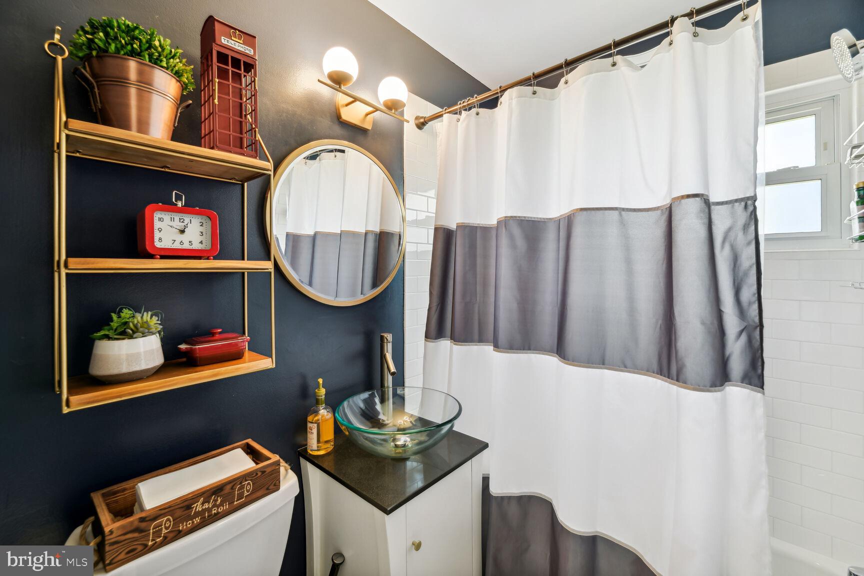 VIRGINIA HILLS - Residential