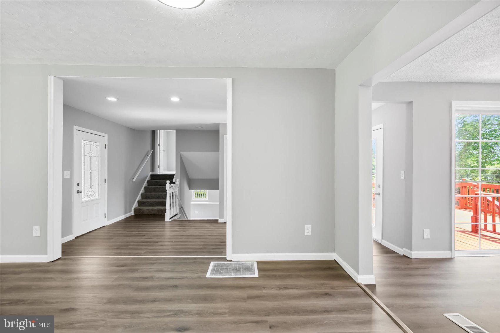 ELKTON - Residential