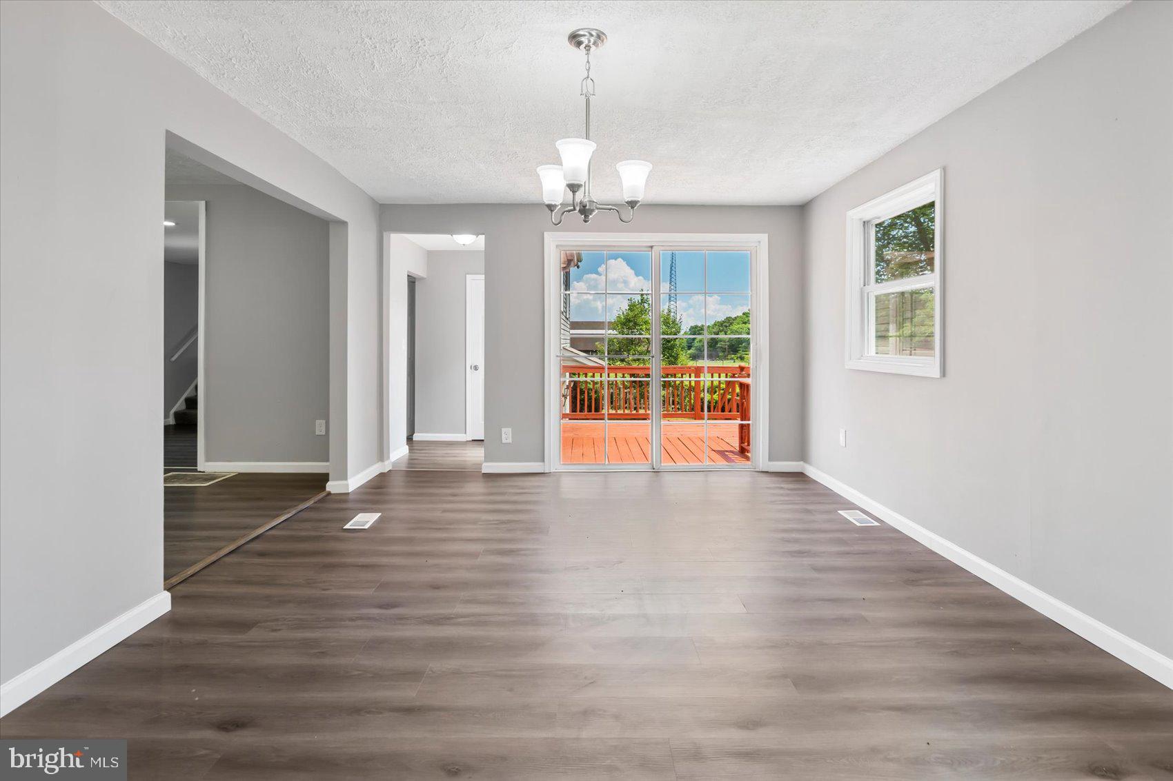 ELKTON - Residential