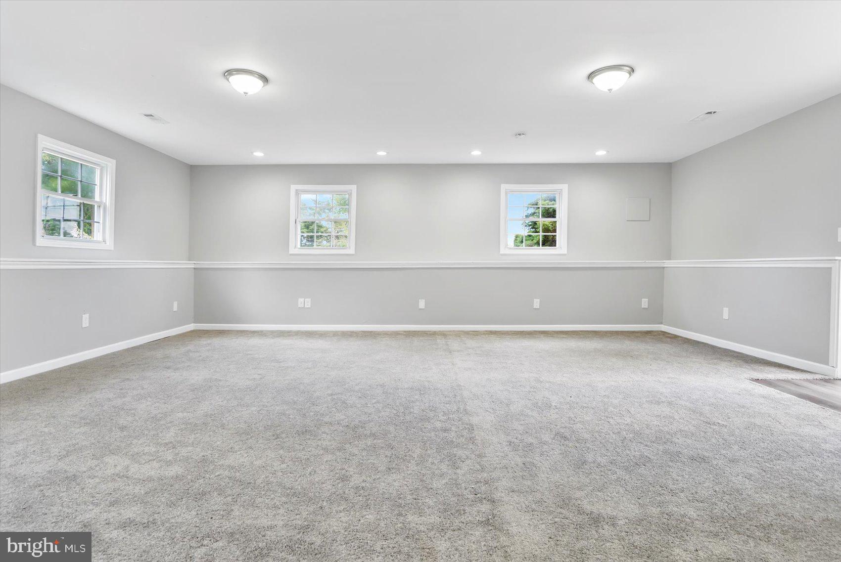 ELKTON - Residential