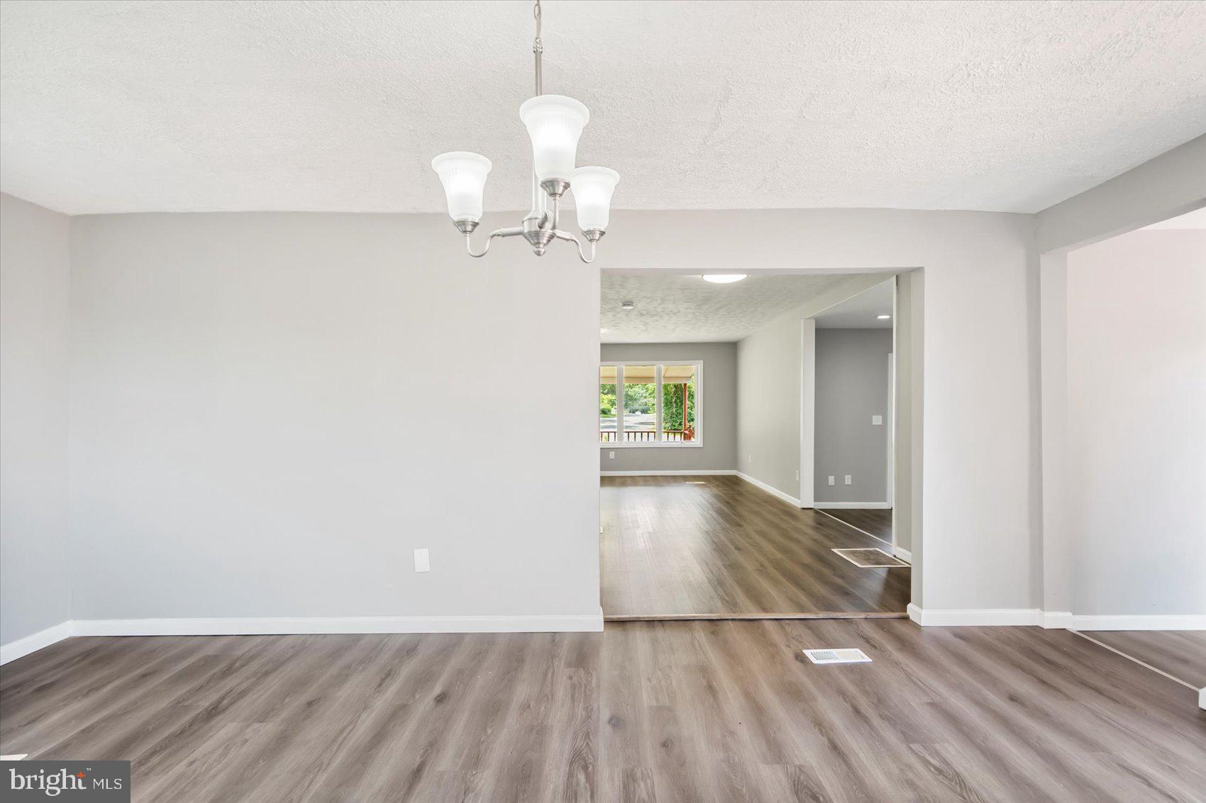 ELKTON - Residential