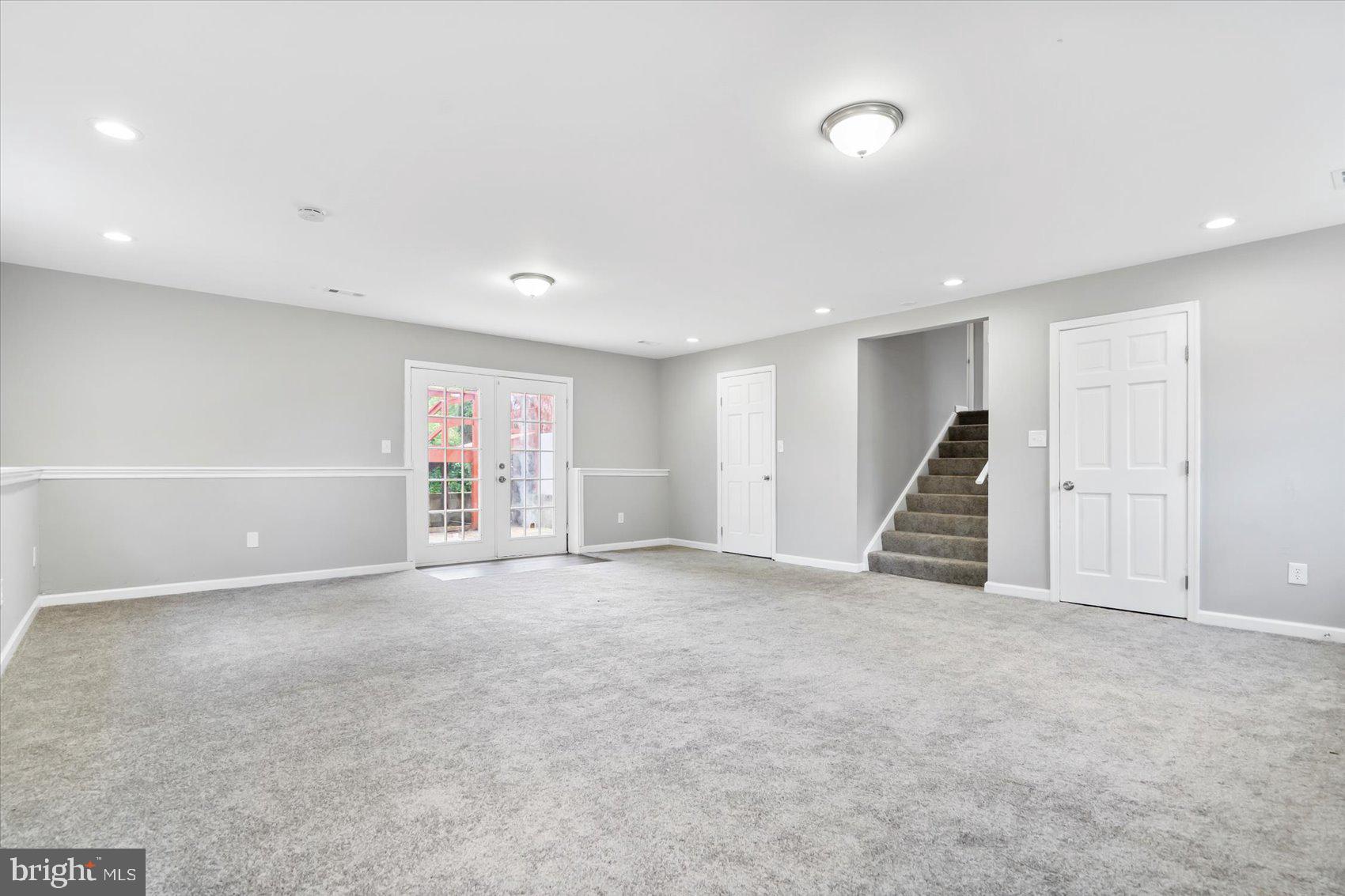 ELKTON - Residential