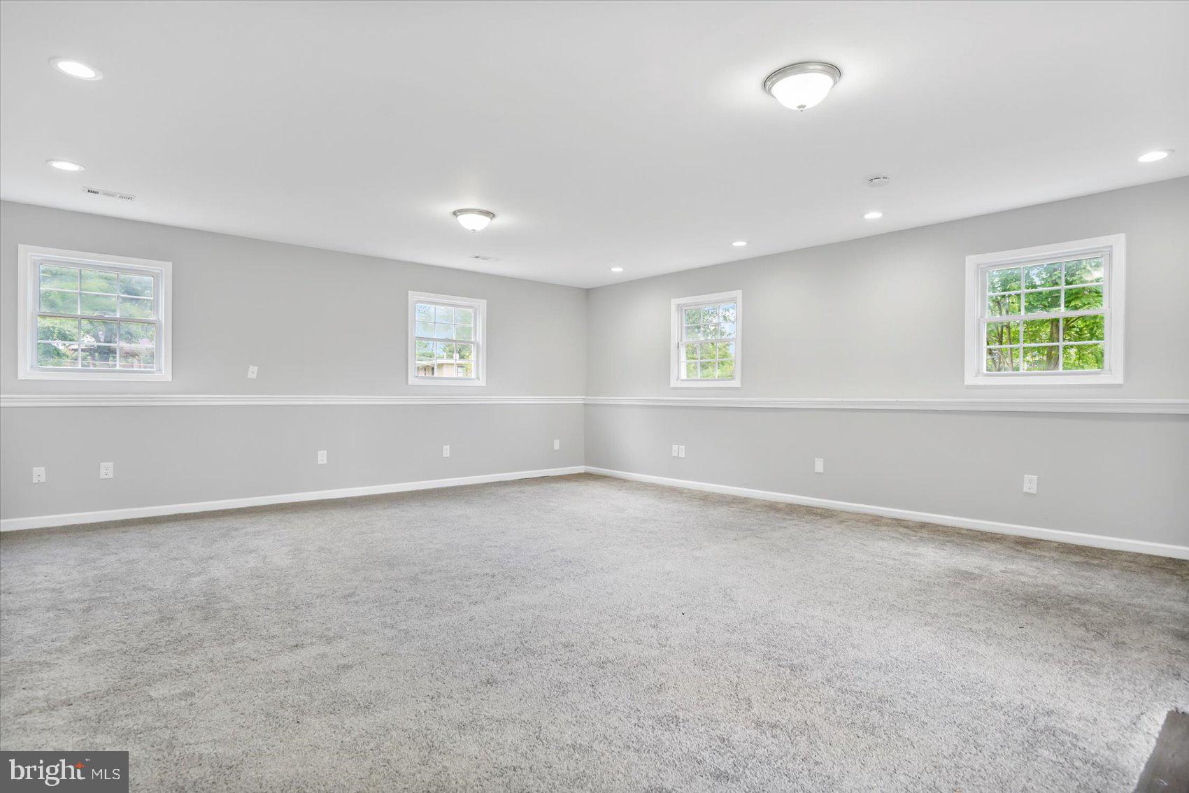 ELKTON - Residential