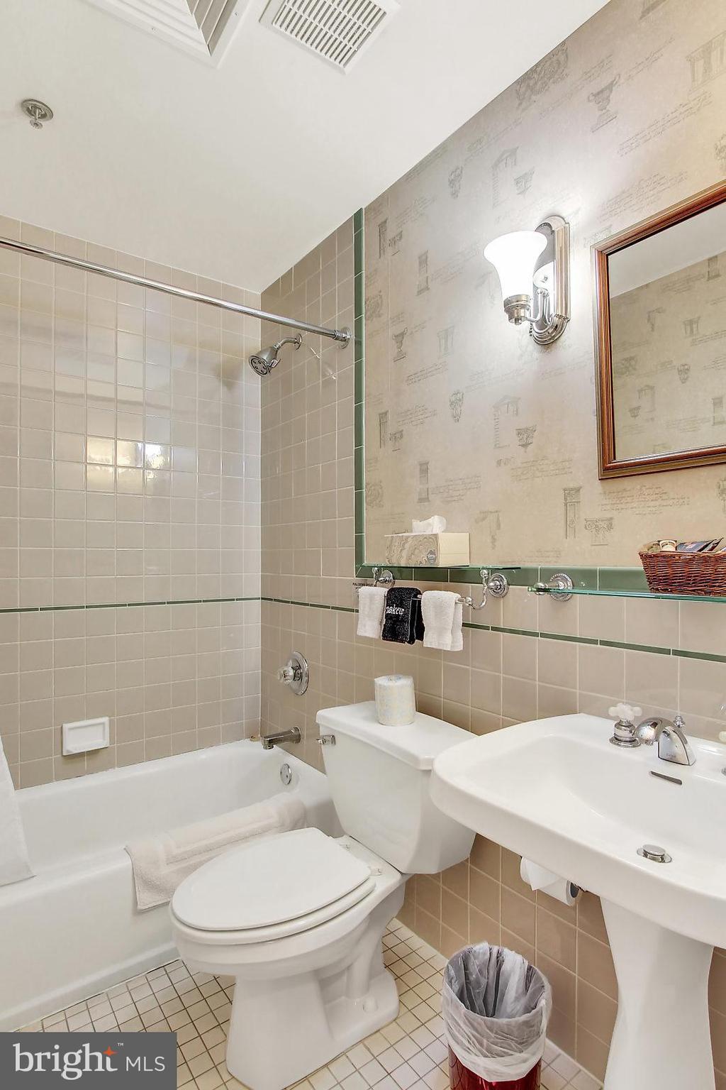 CENTRE PARK HISTOR - Residential