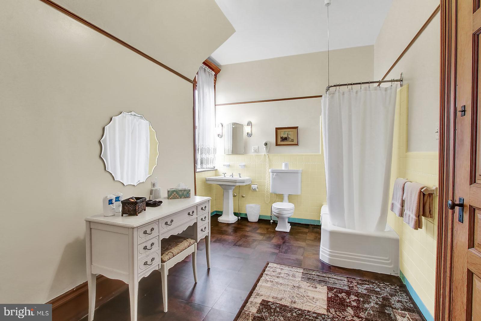 CENTRE PARK HISTOR - Residential