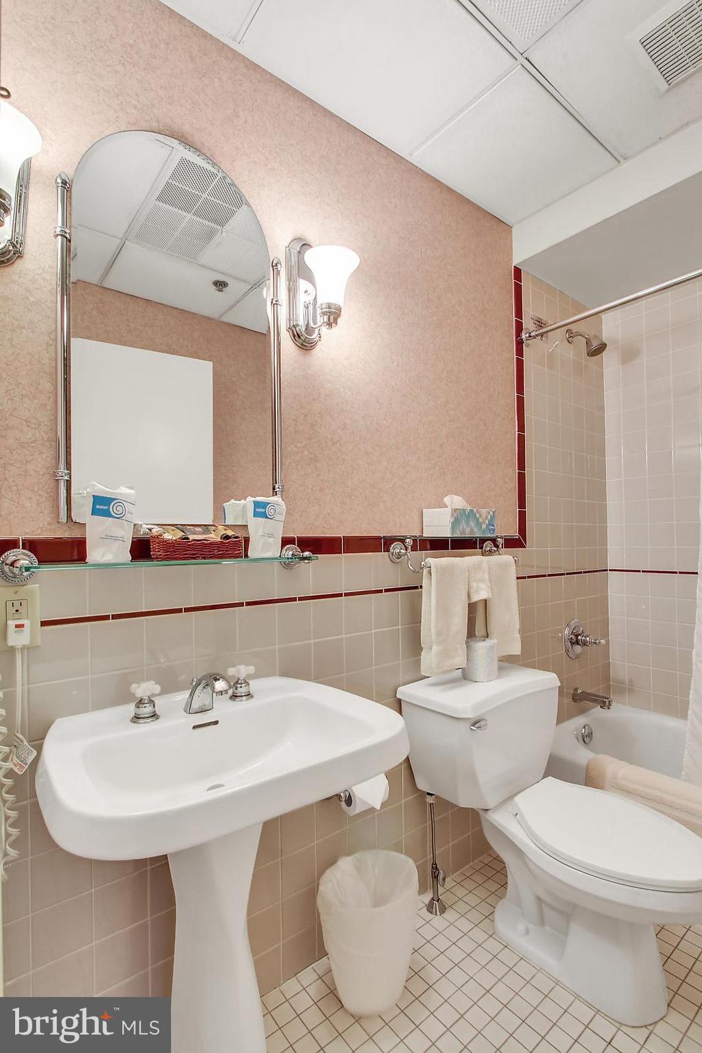 CENTRE PARK HISTOR - Residential