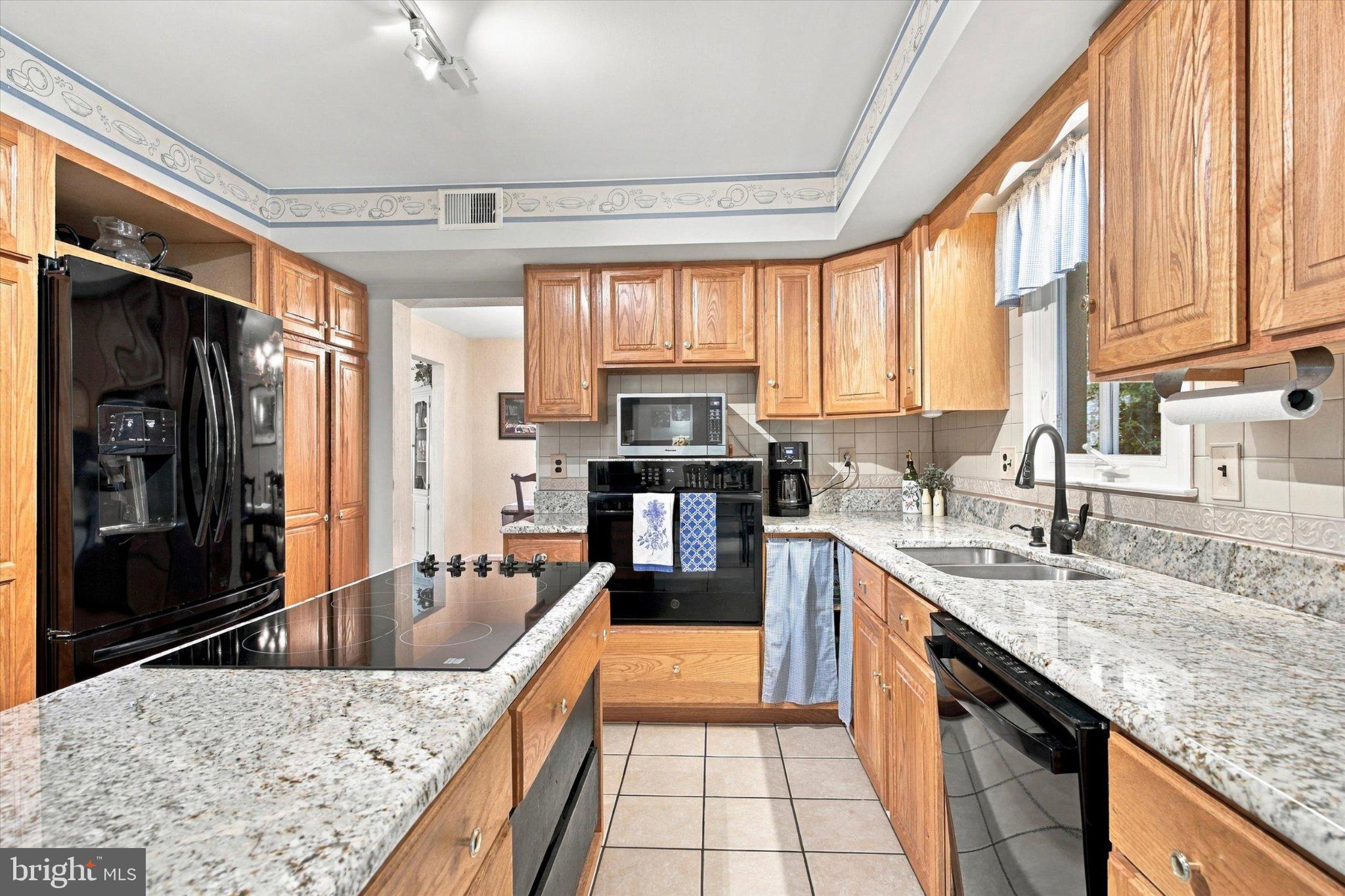 6 HARROW CIRCLE